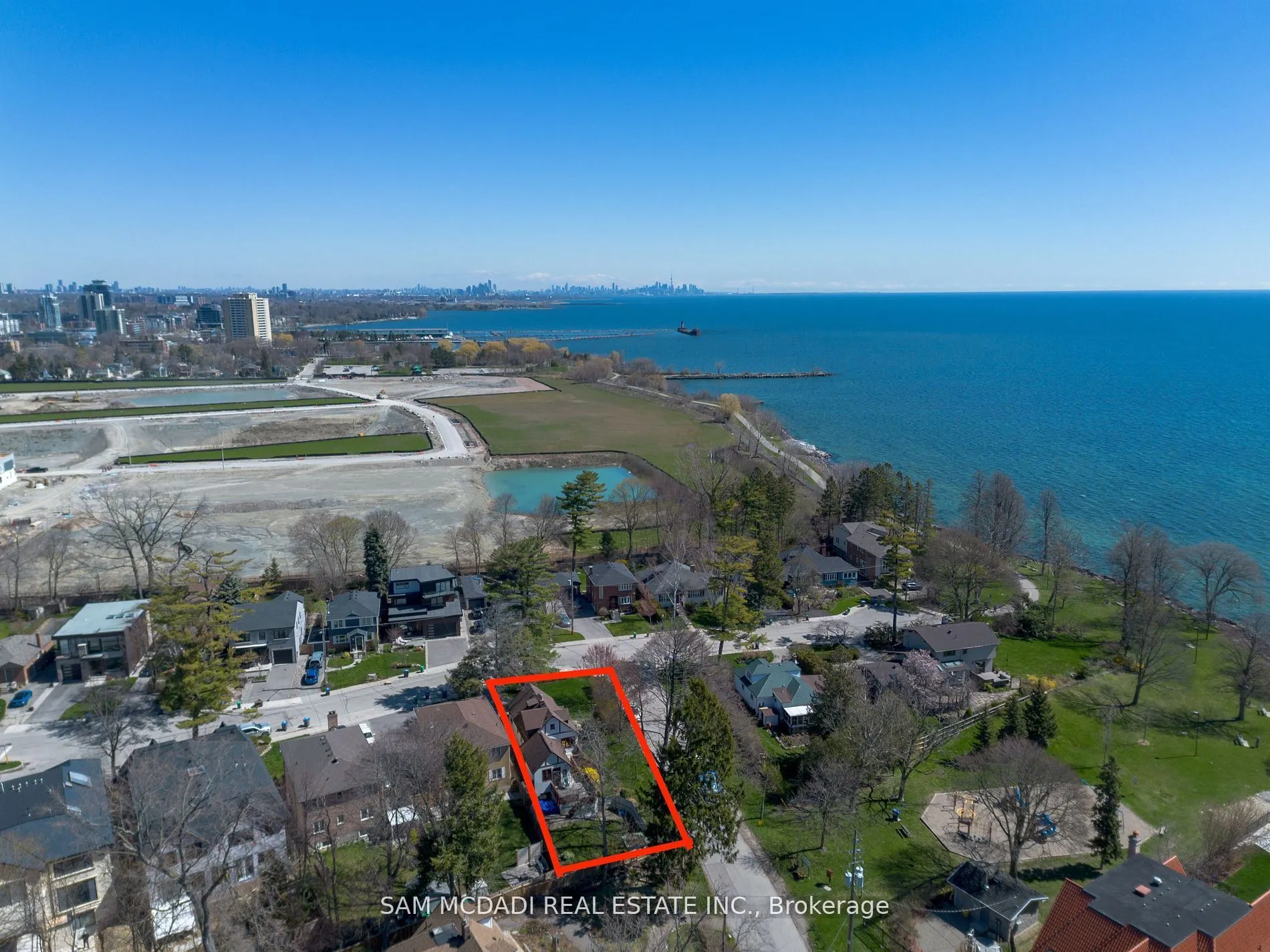 62 Maple Avenue S