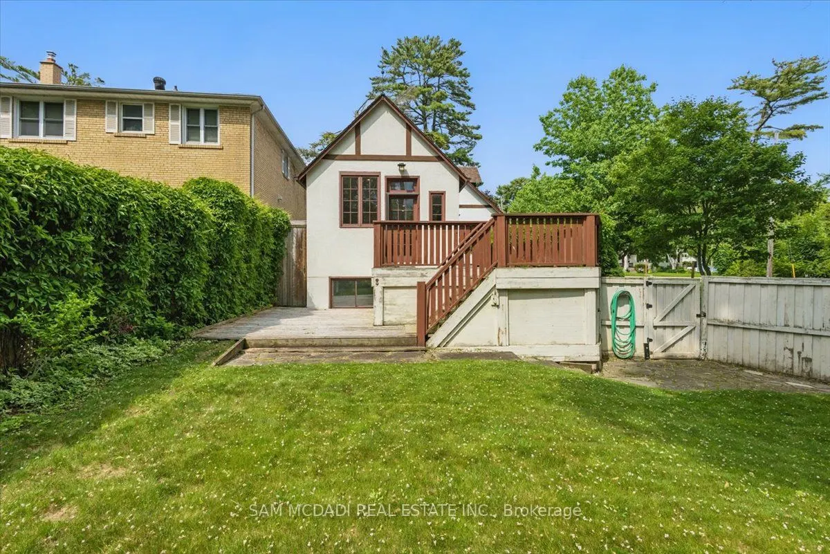 62 Maple Avenue S