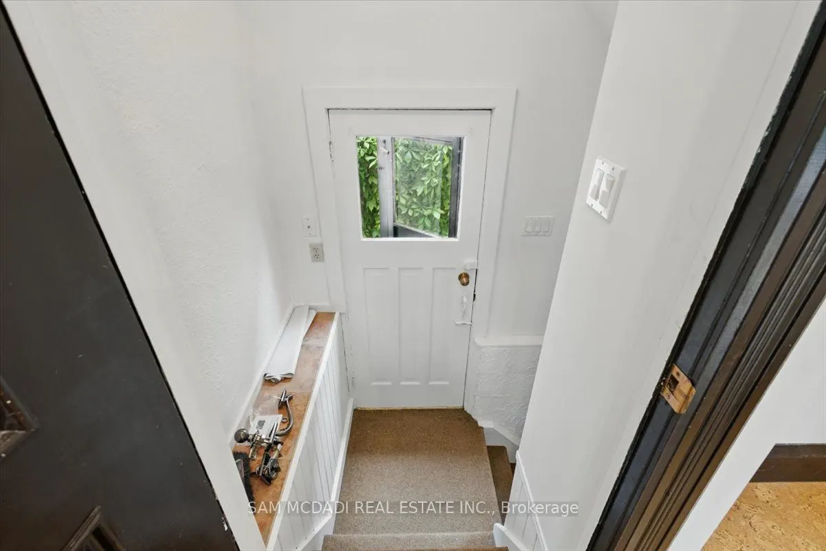 62 Maple Avenue S