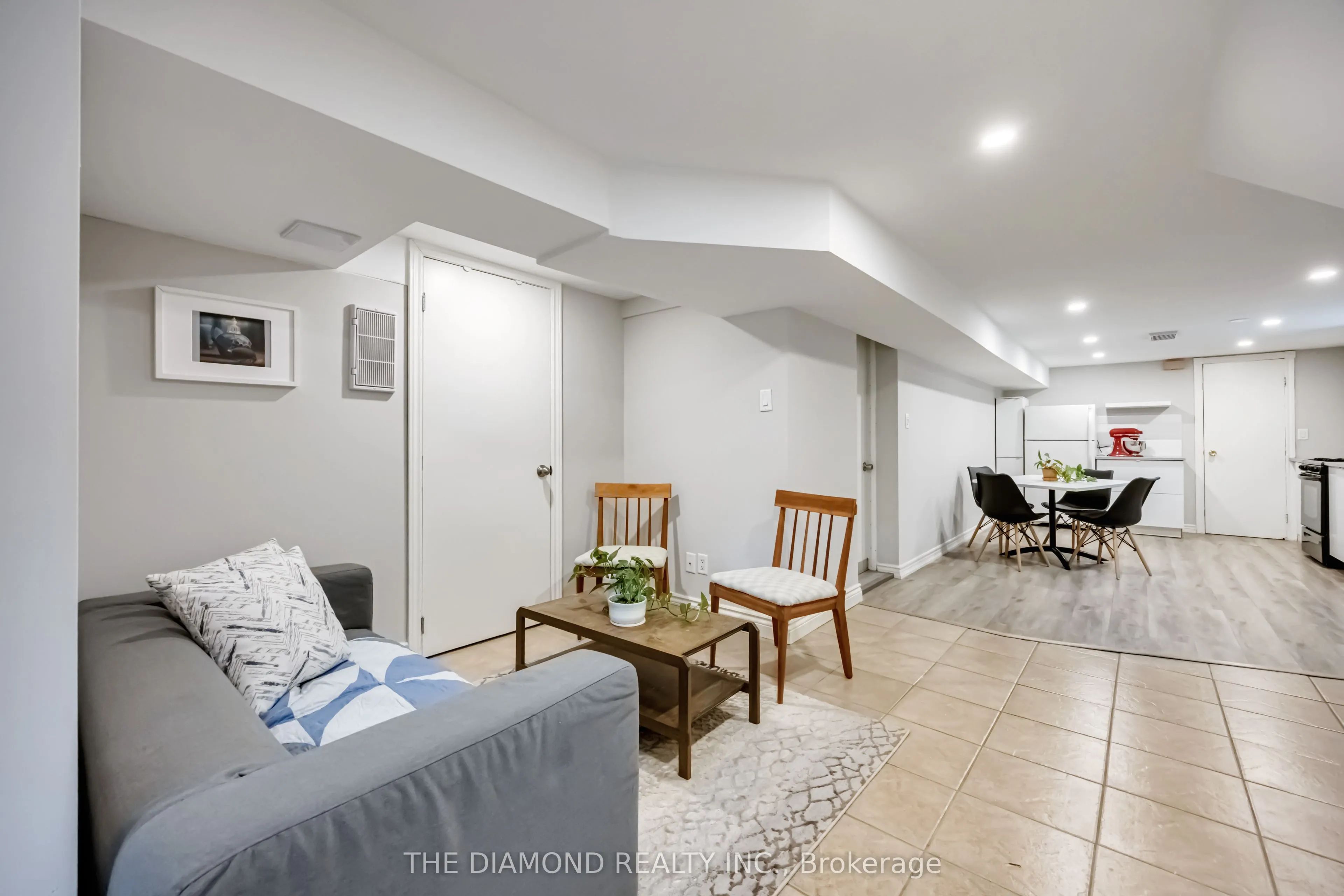 21 Gracefield Avenue