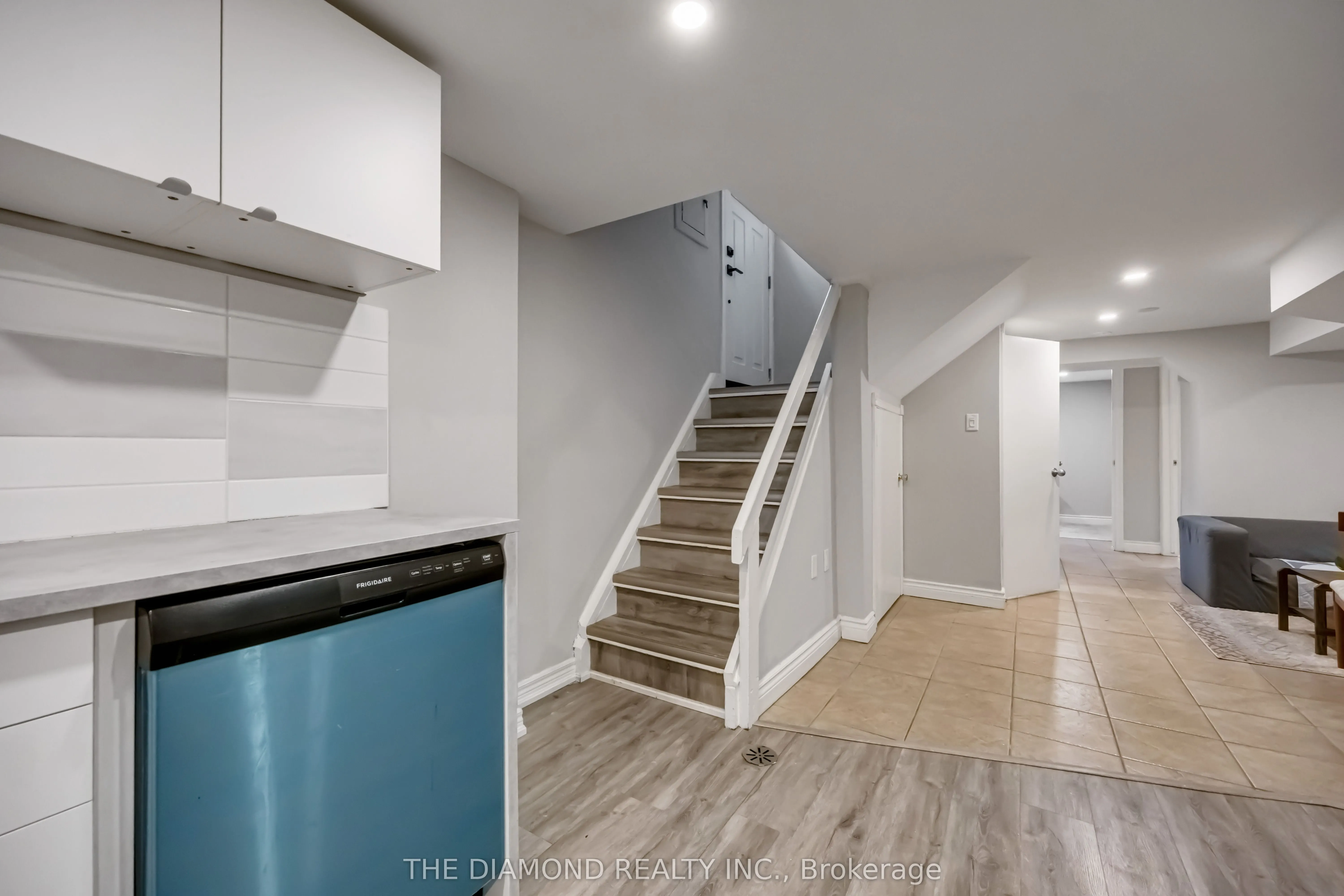 21 Gracefield Avenue