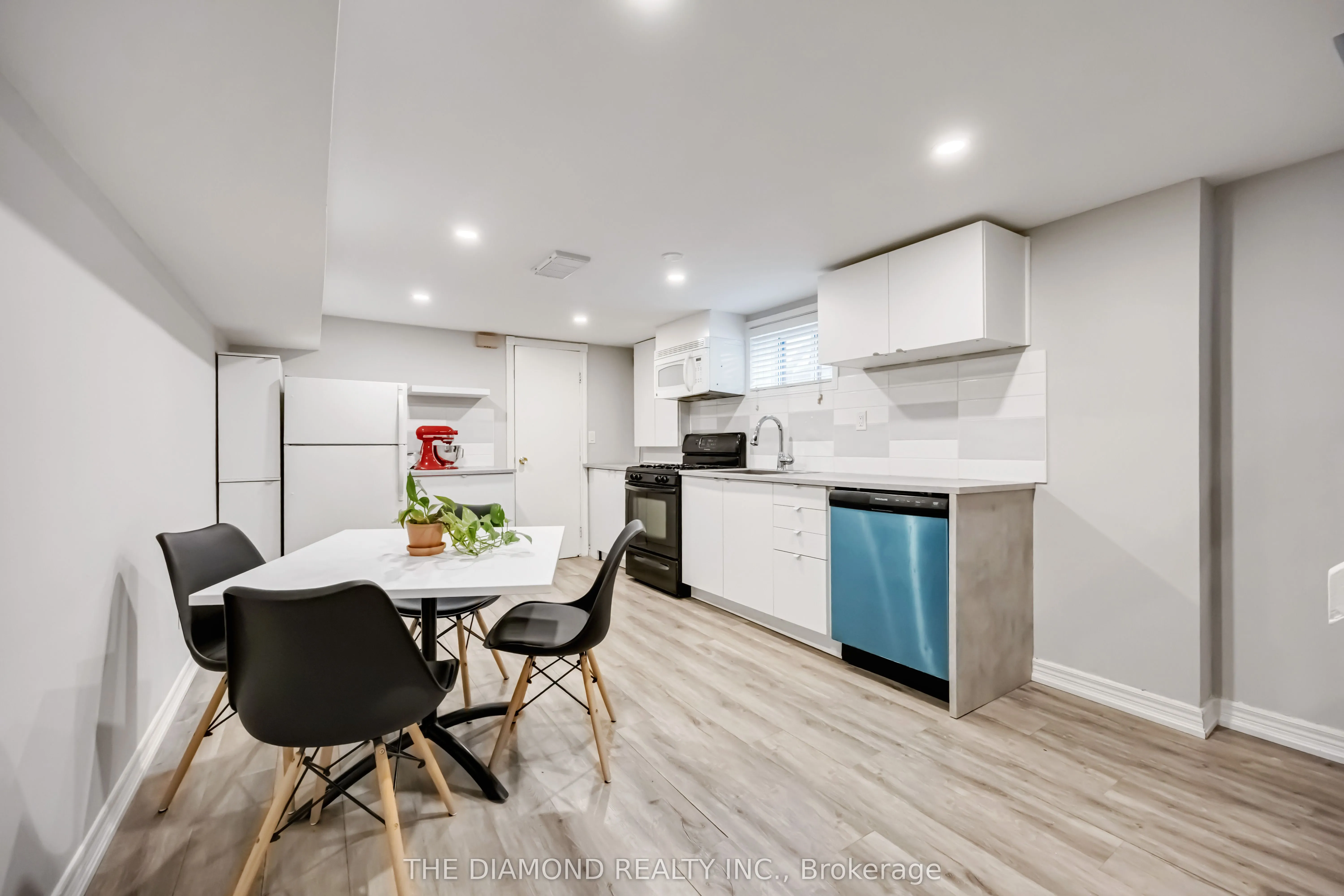 21 Gracefield Avenue