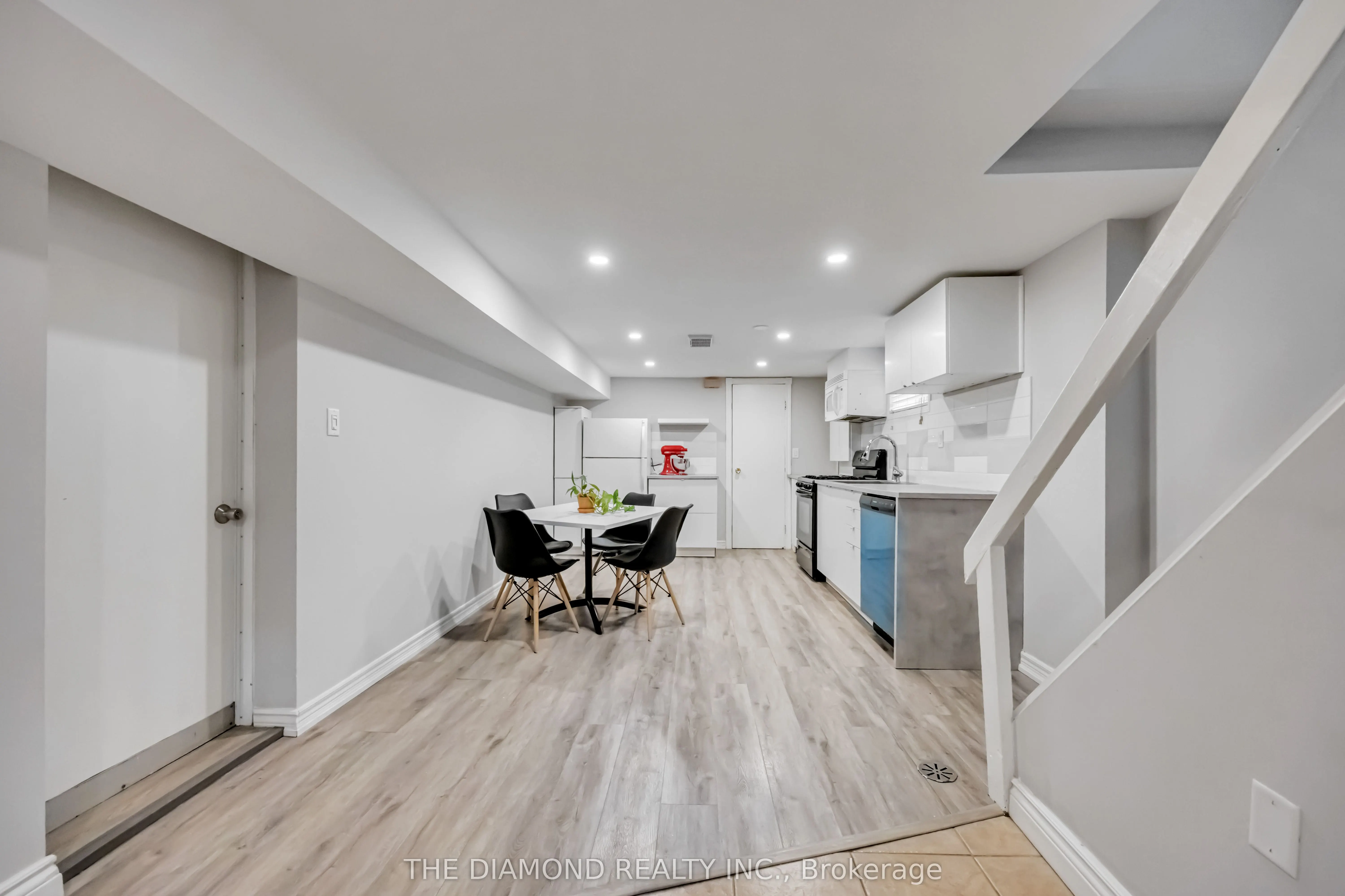 21 Gracefield Avenue