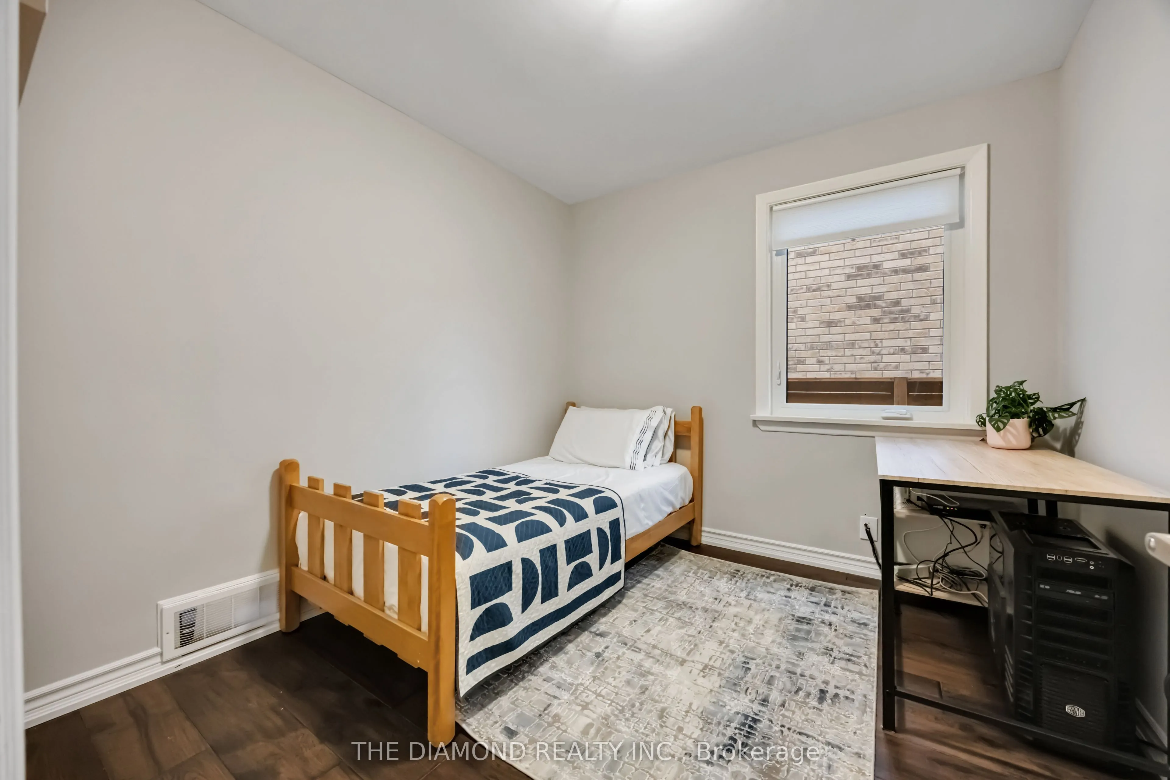21 Gracefield Avenue