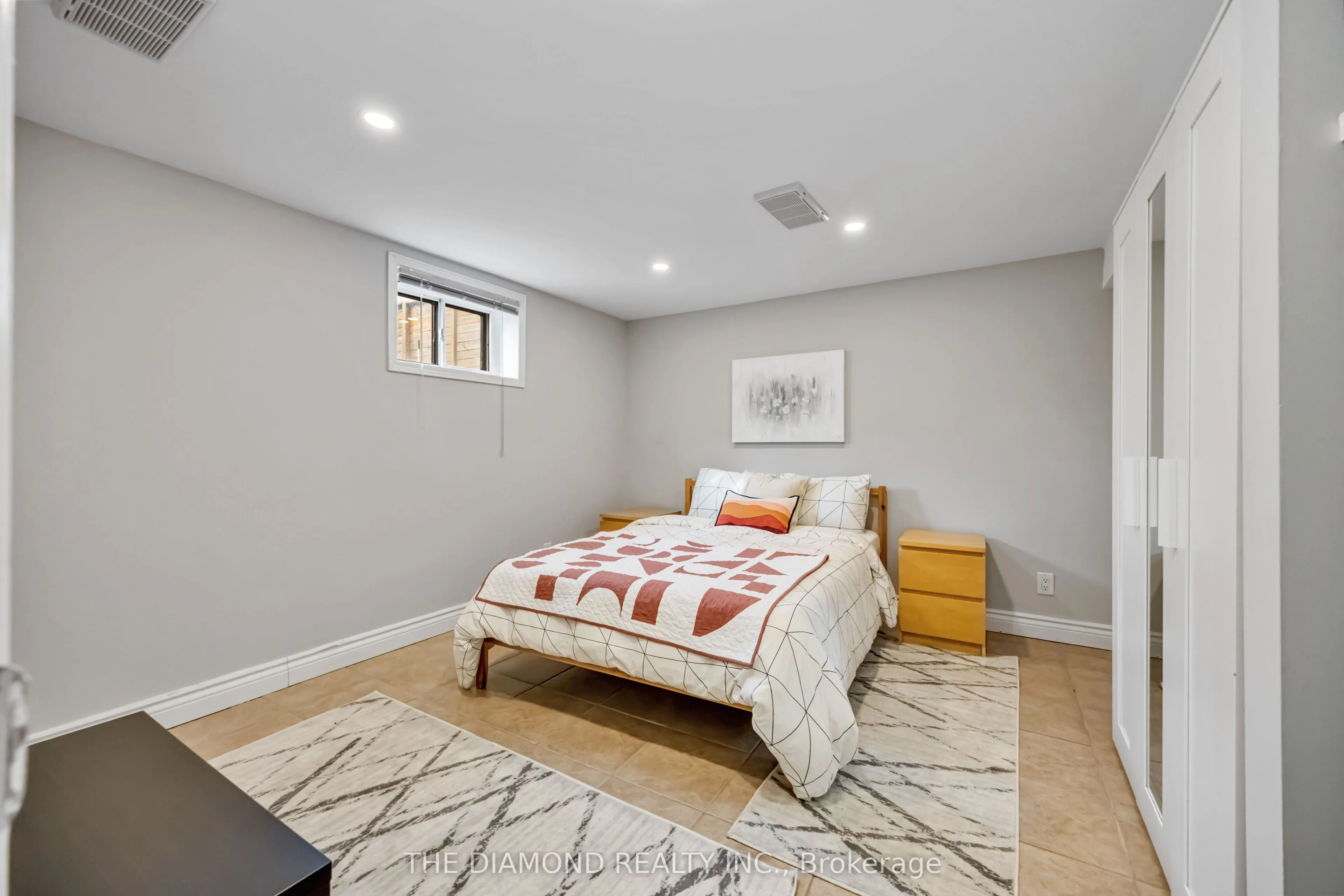21 Gracefield Avenue