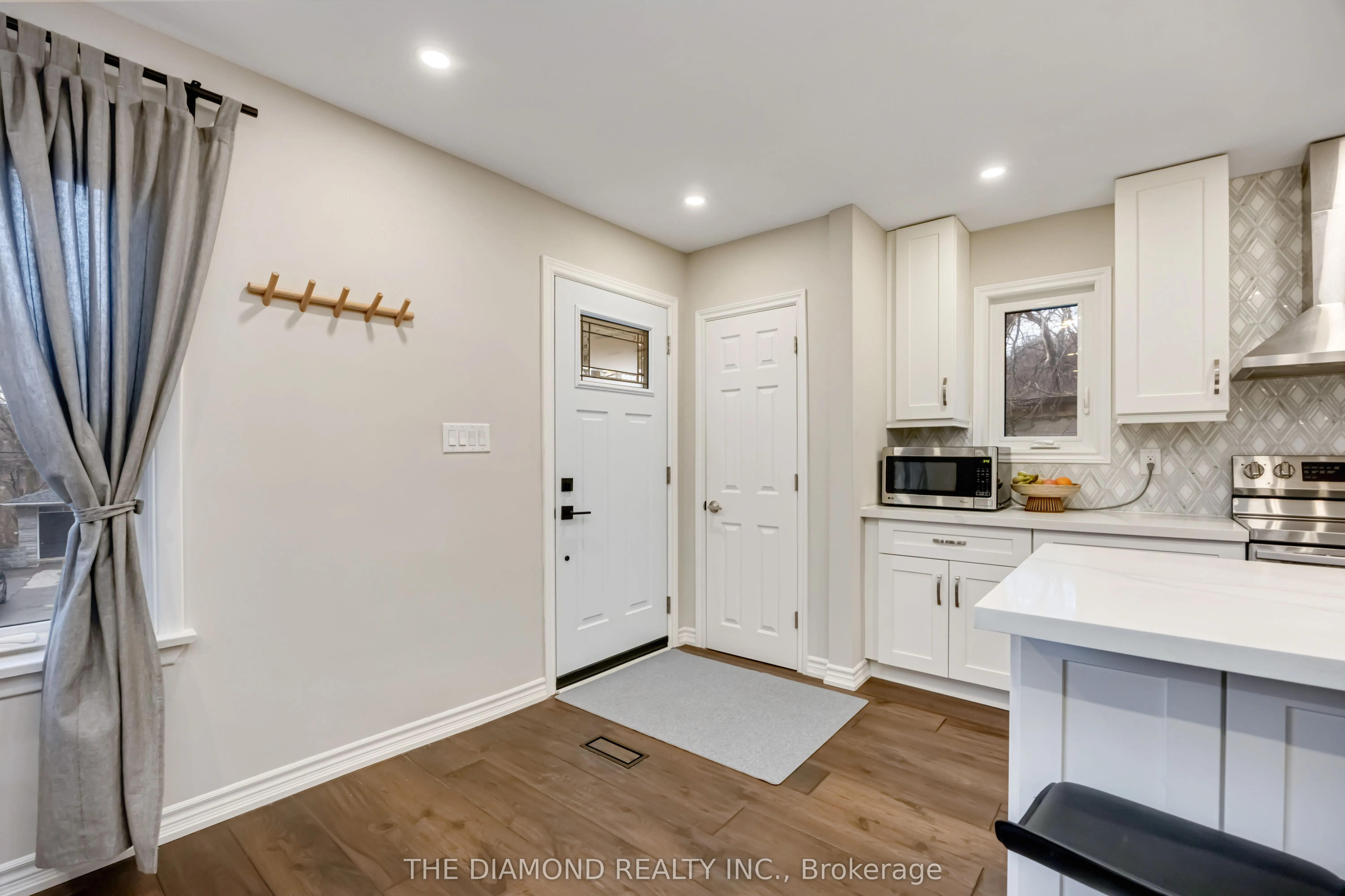21 Gracefield Avenue