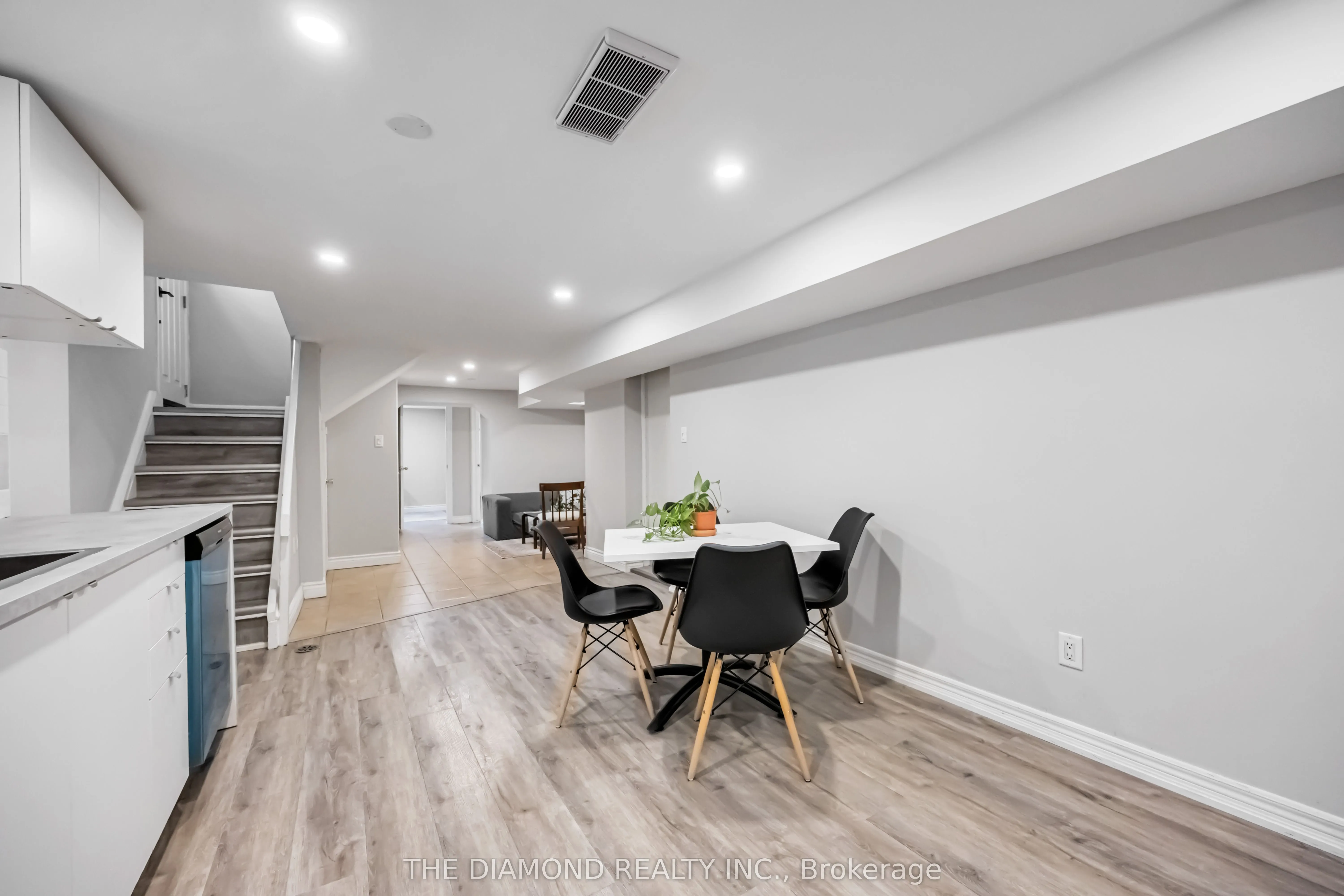21 Gracefield Avenue