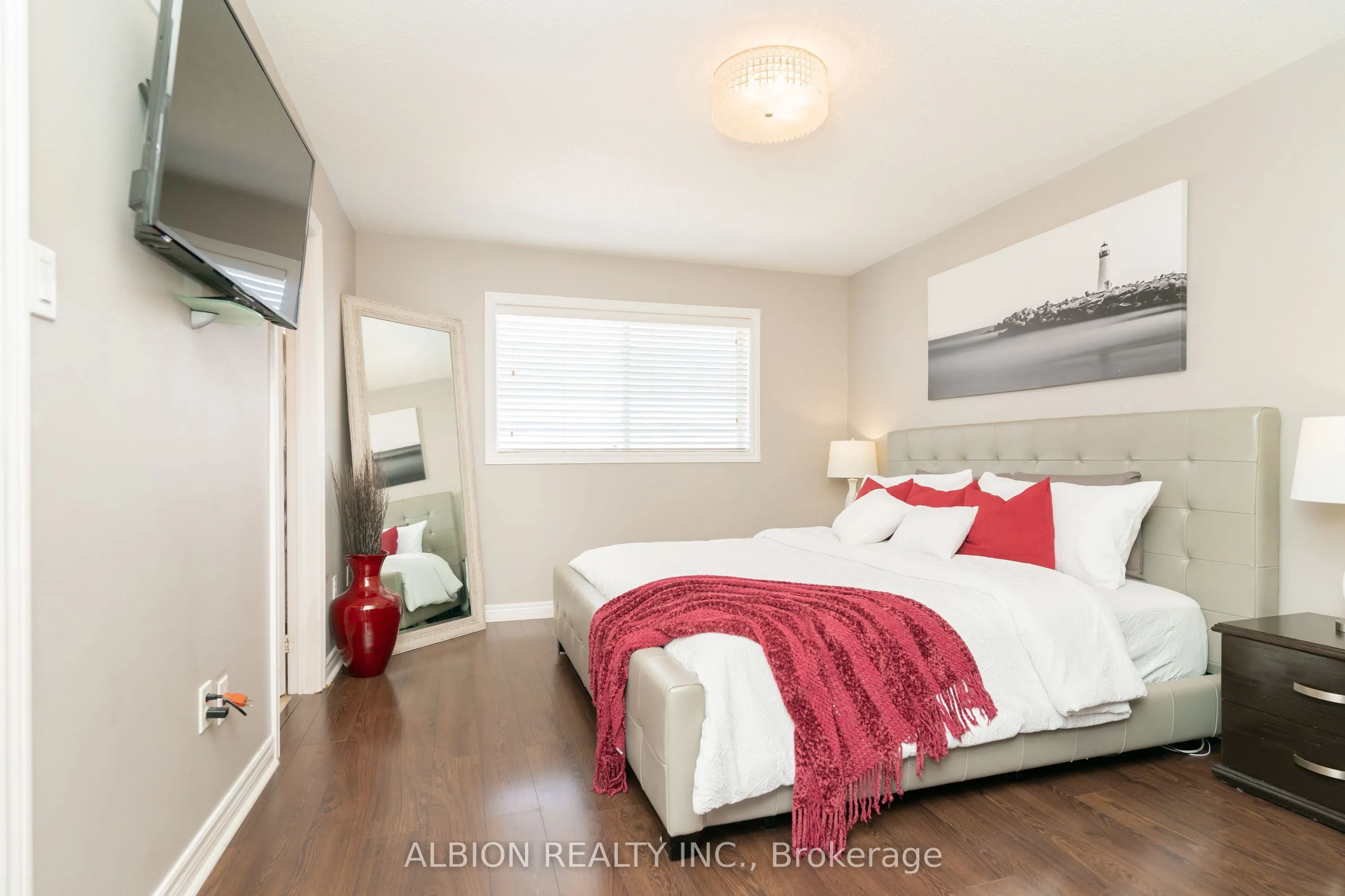 40 Emily Carr Crescent