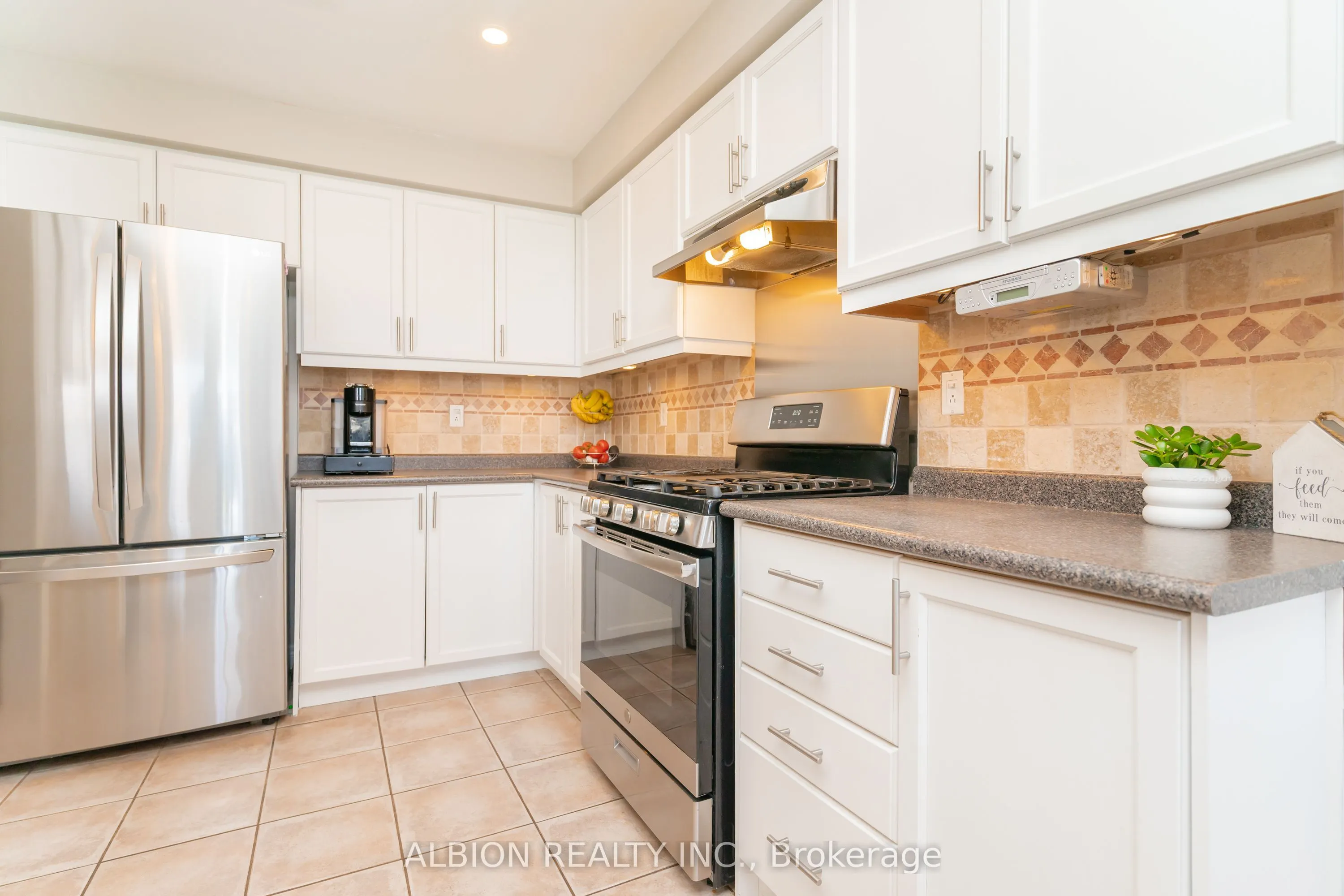40 Emily Carr Crescent