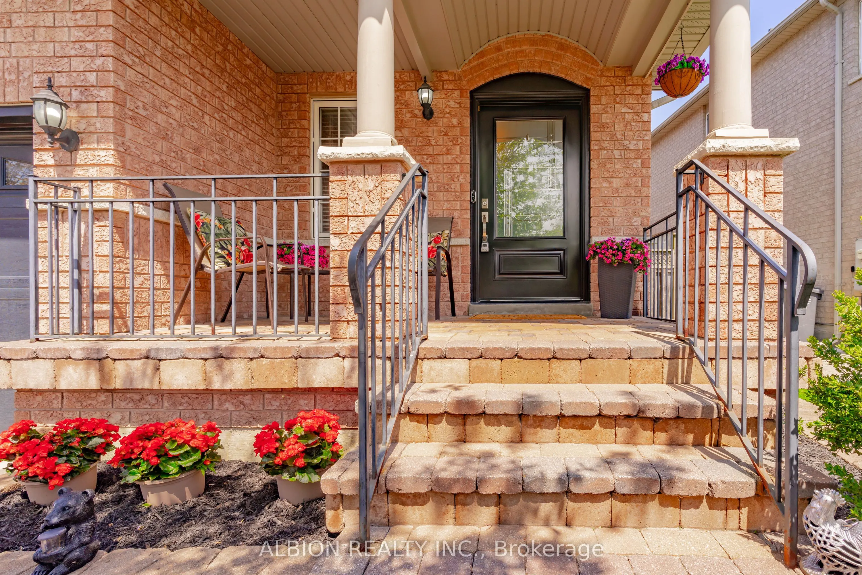 40 Emily Carr Crescent