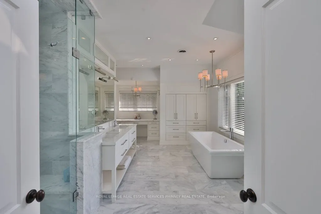 8 Chartwell Road