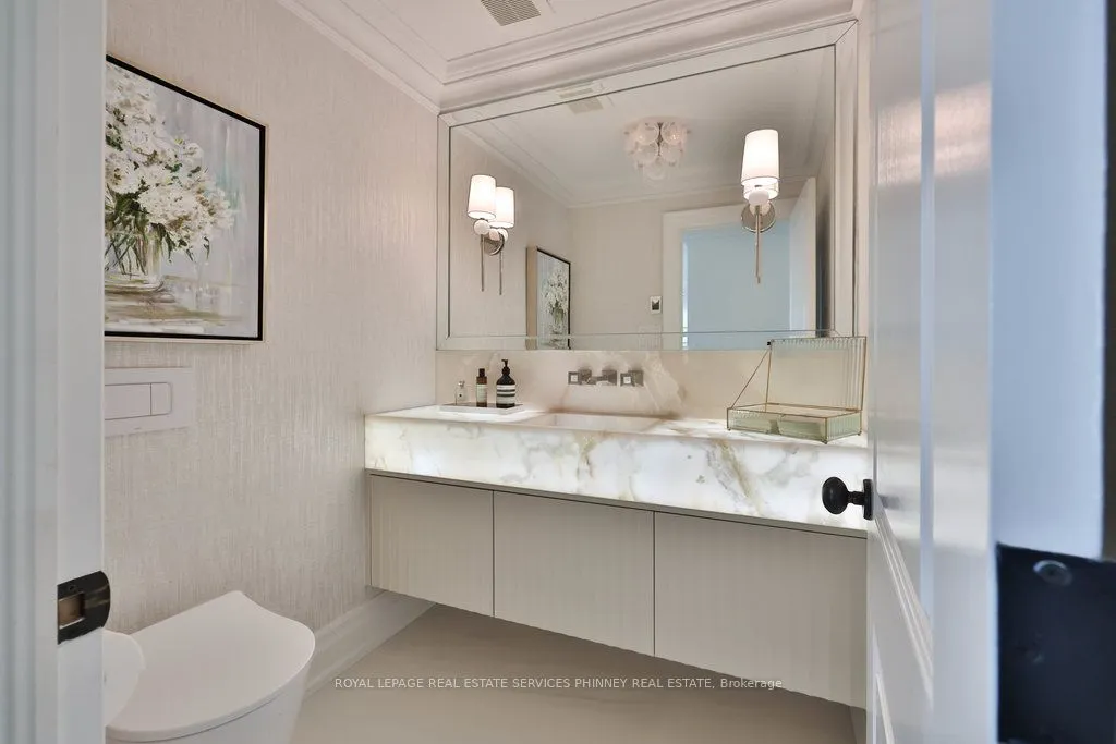 8 Chartwell Road
