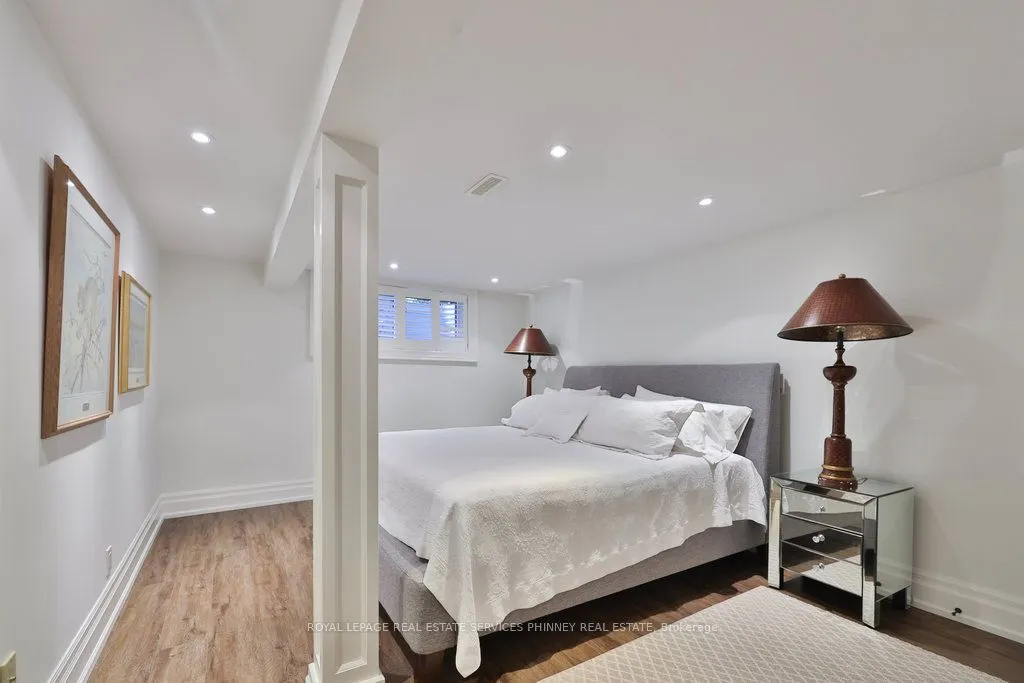 8 Chartwell Road