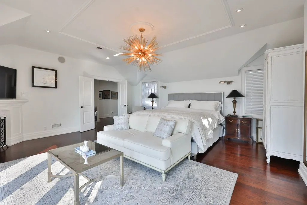 8 Chartwell Road