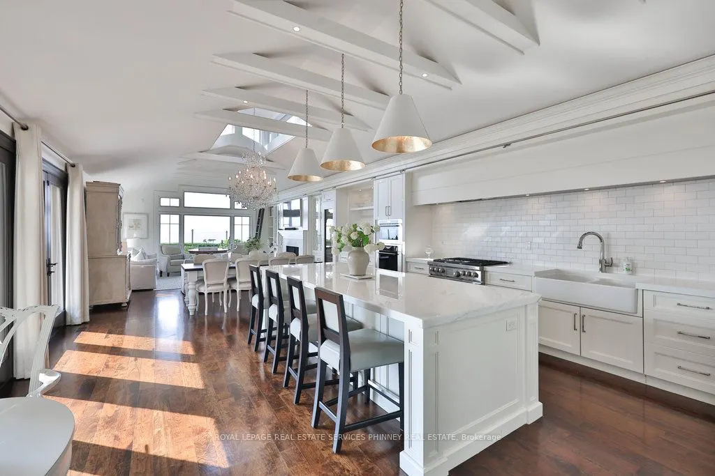 8 Chartwell Road