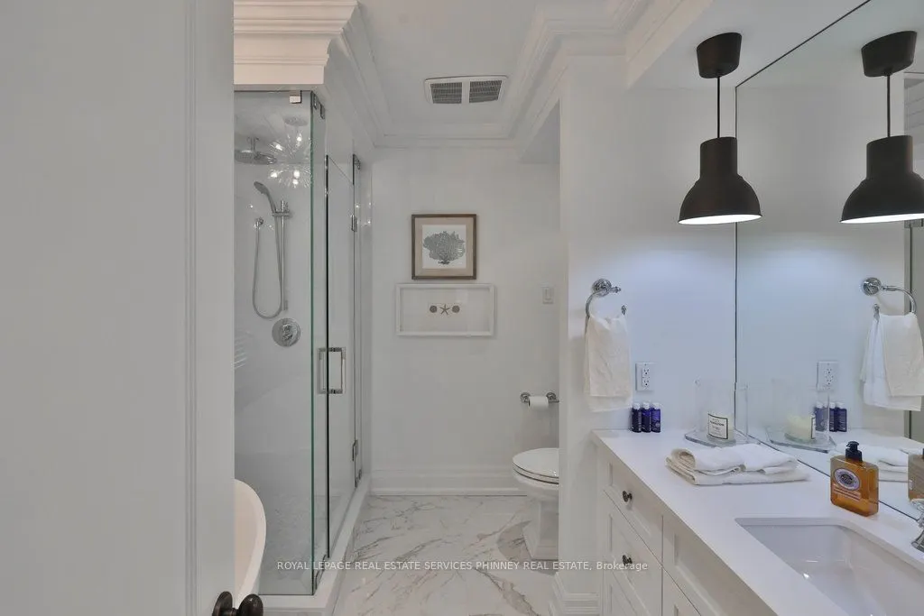8 Chartwell Road