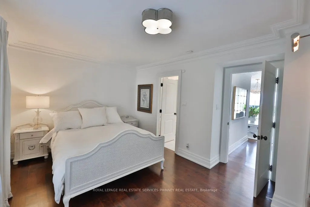 8 Chartwell Road