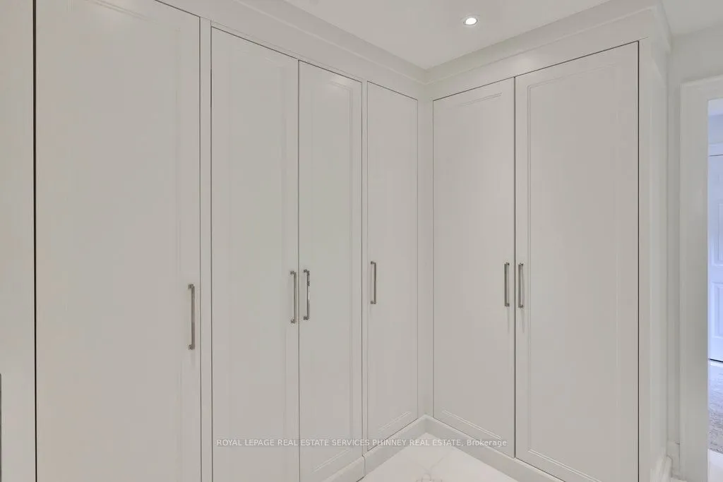 8 Chartwell Road