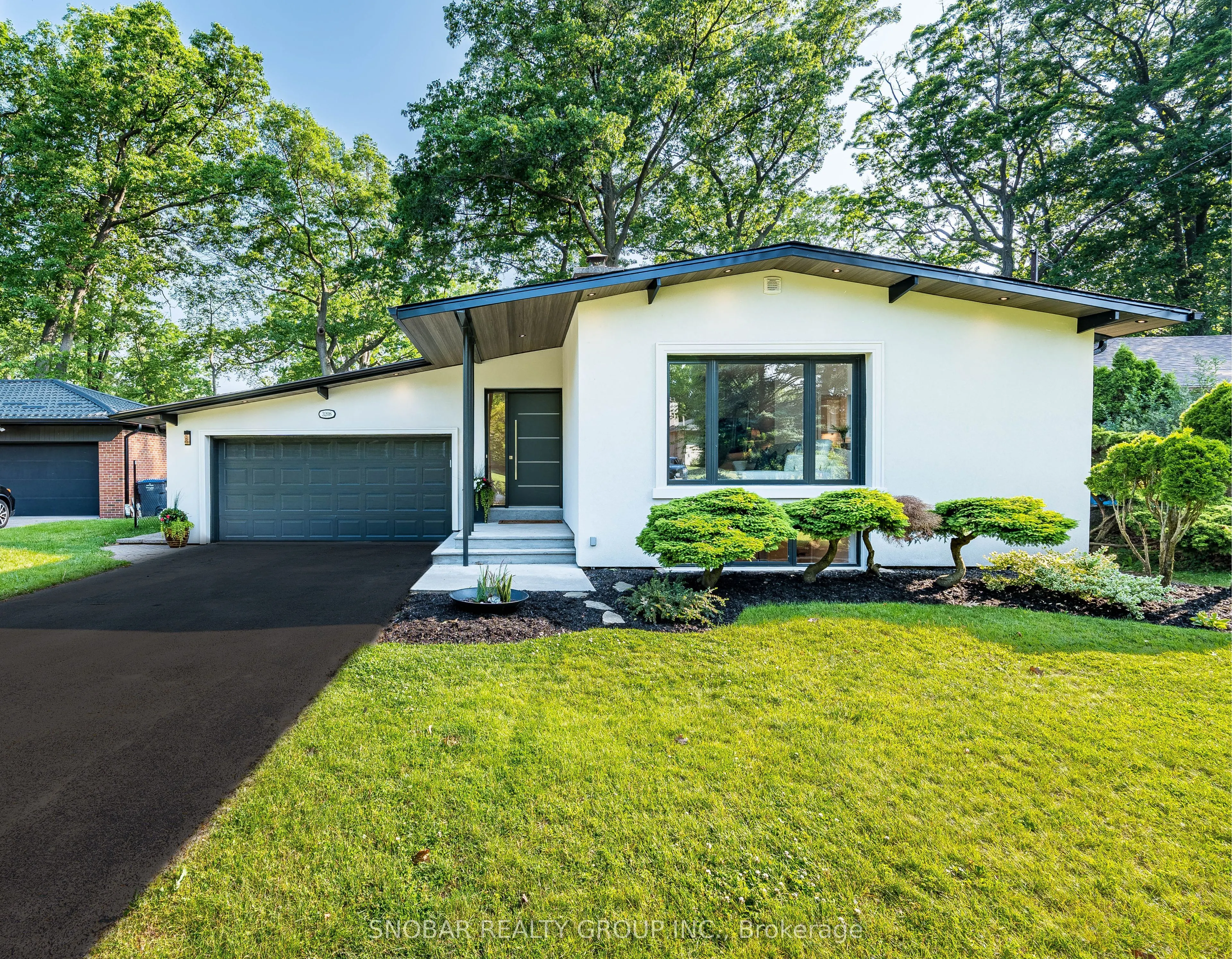 3208 Flynn Crescent