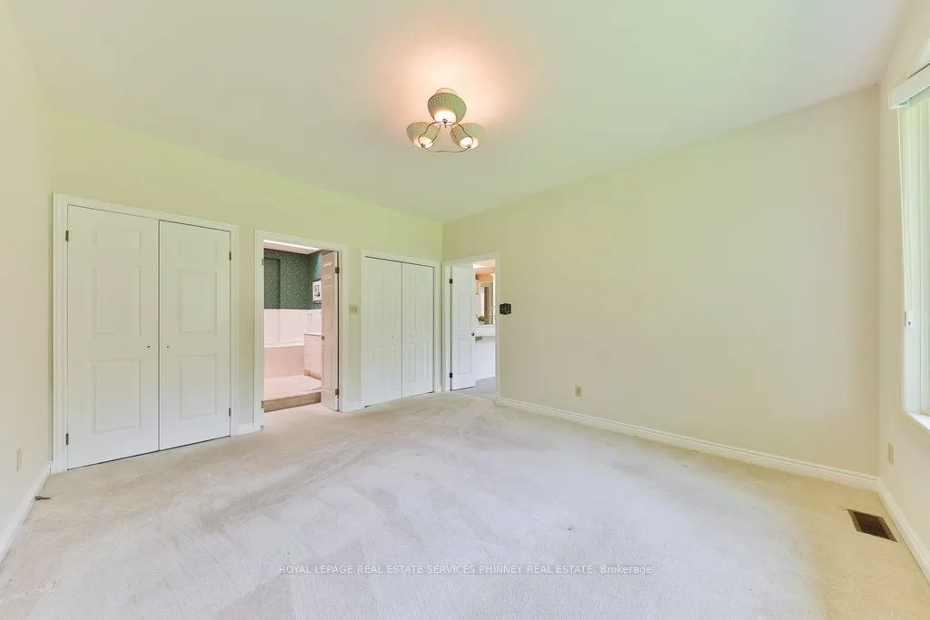 521 Vanessa Crescent