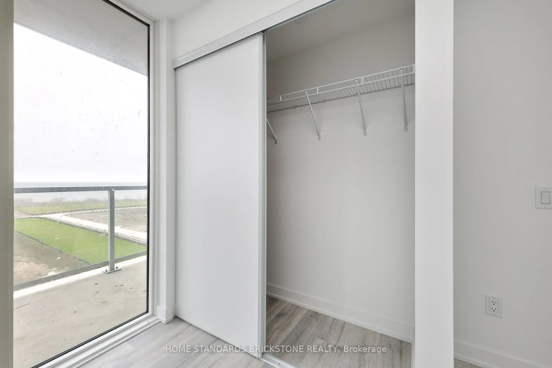 220 Missinnihe Way, #1012