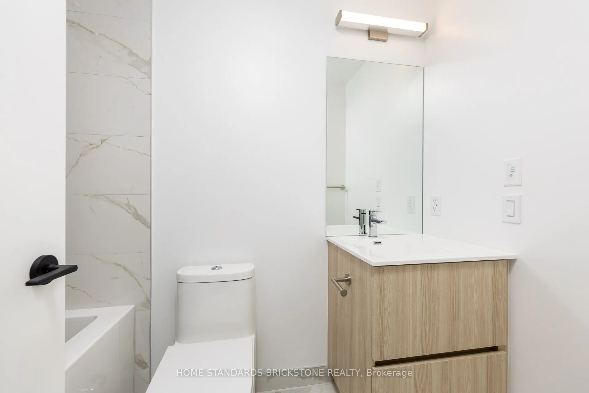 220 Missinnihe Way, #1012