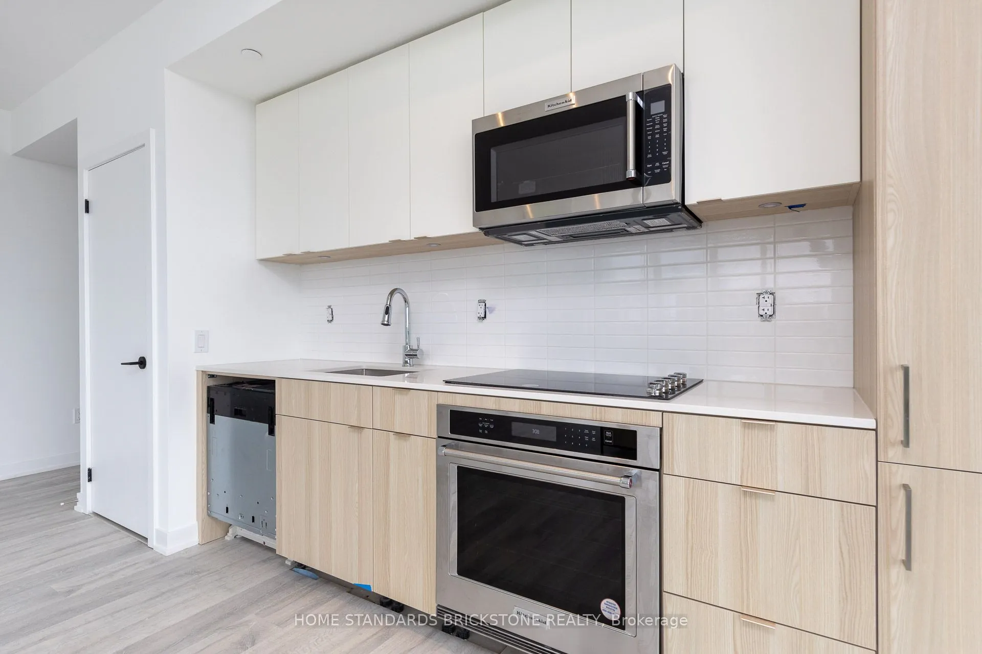 220 Missinnihe Way, #1012