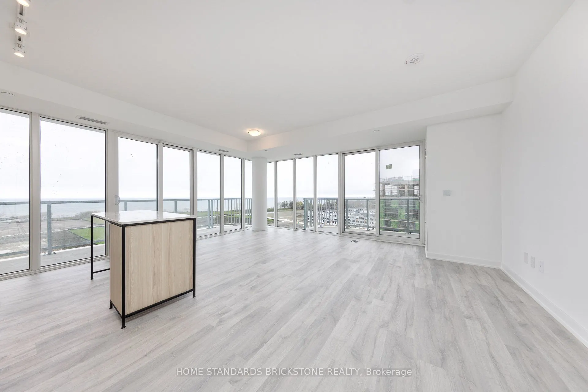 220 Missinnihe Way, #1012