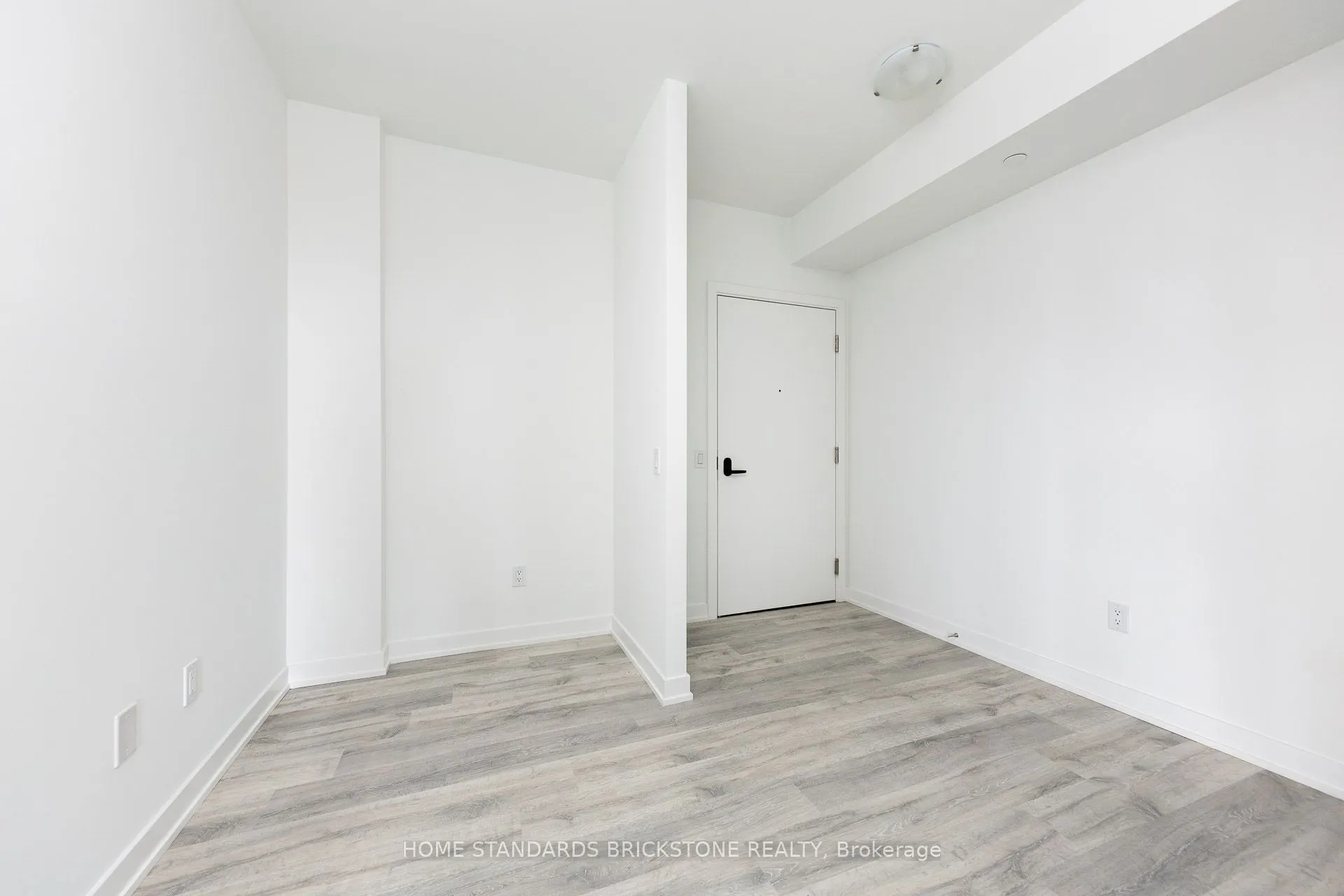 220 Missinnihe Way, #1012