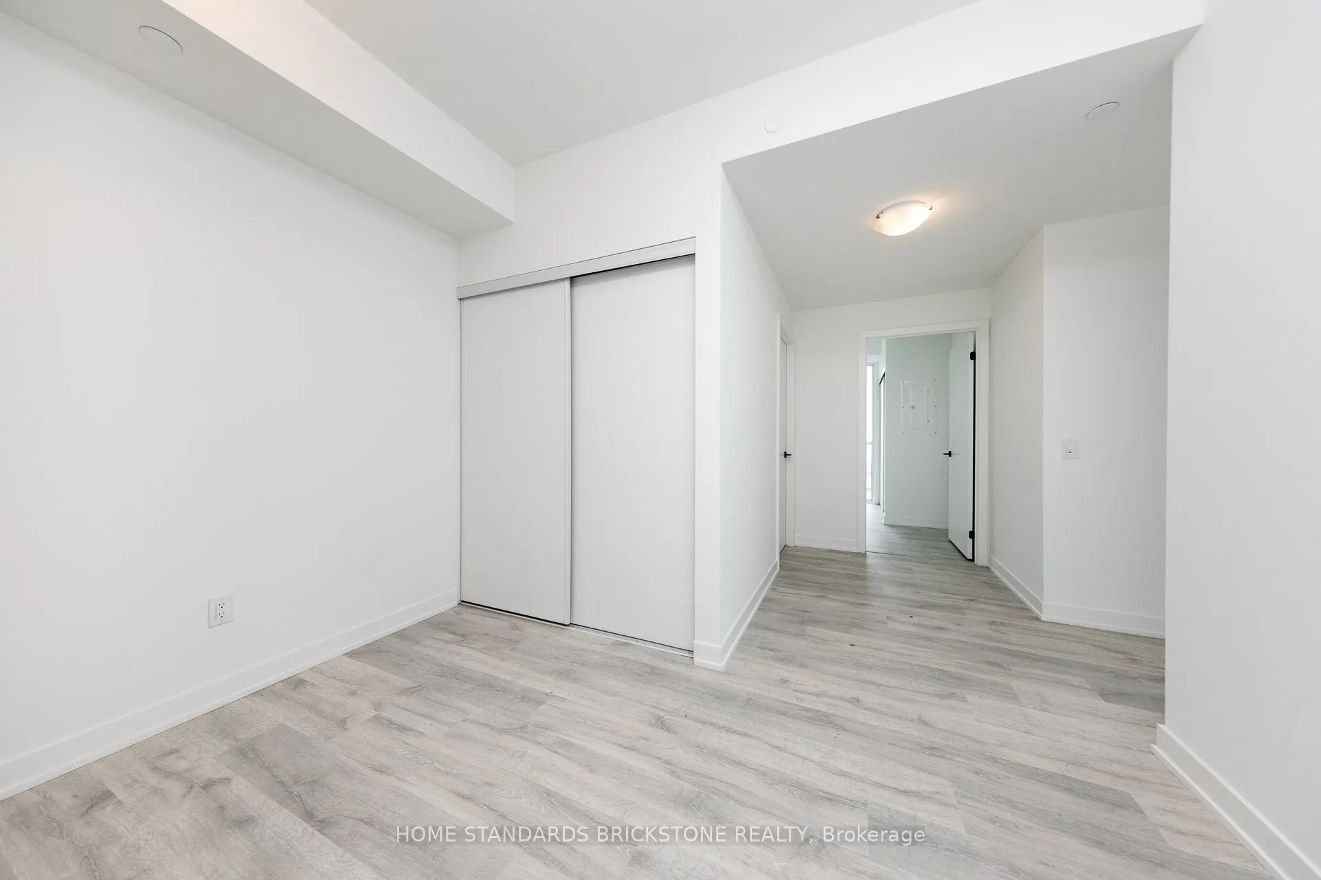 220 Missinnihe Way, #1012