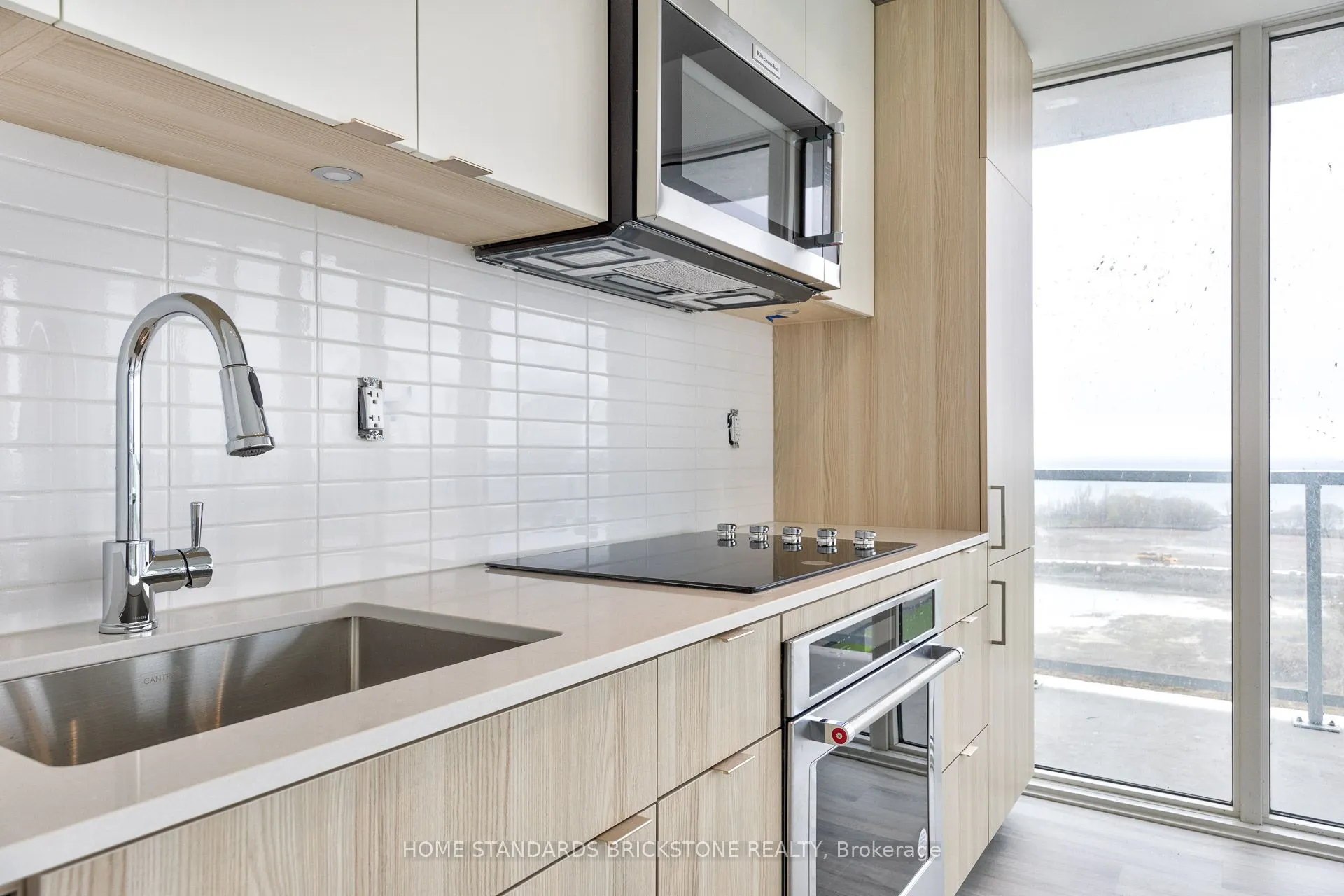 220 Missinnihe Way, #1012