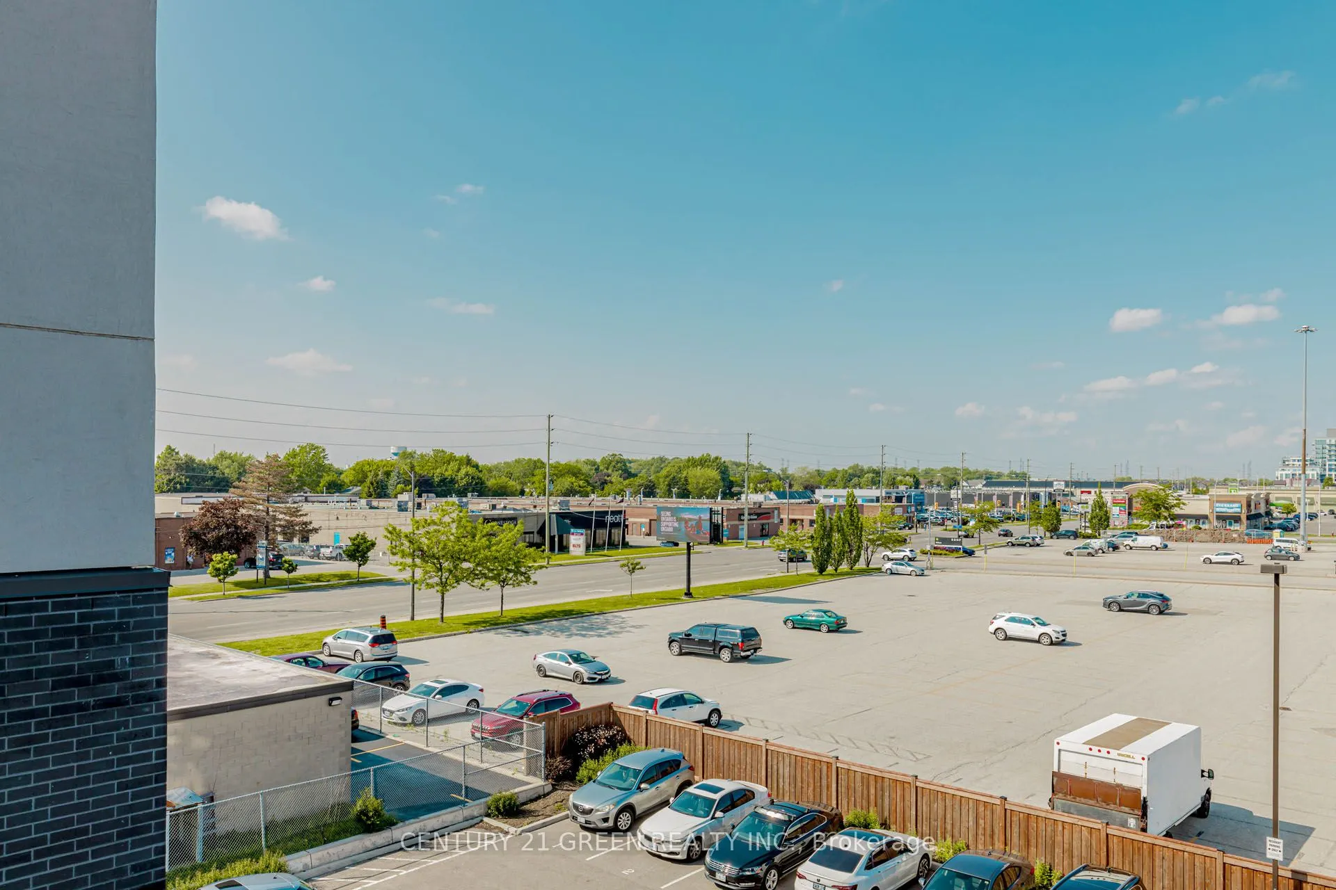 716 Main Street E, #402