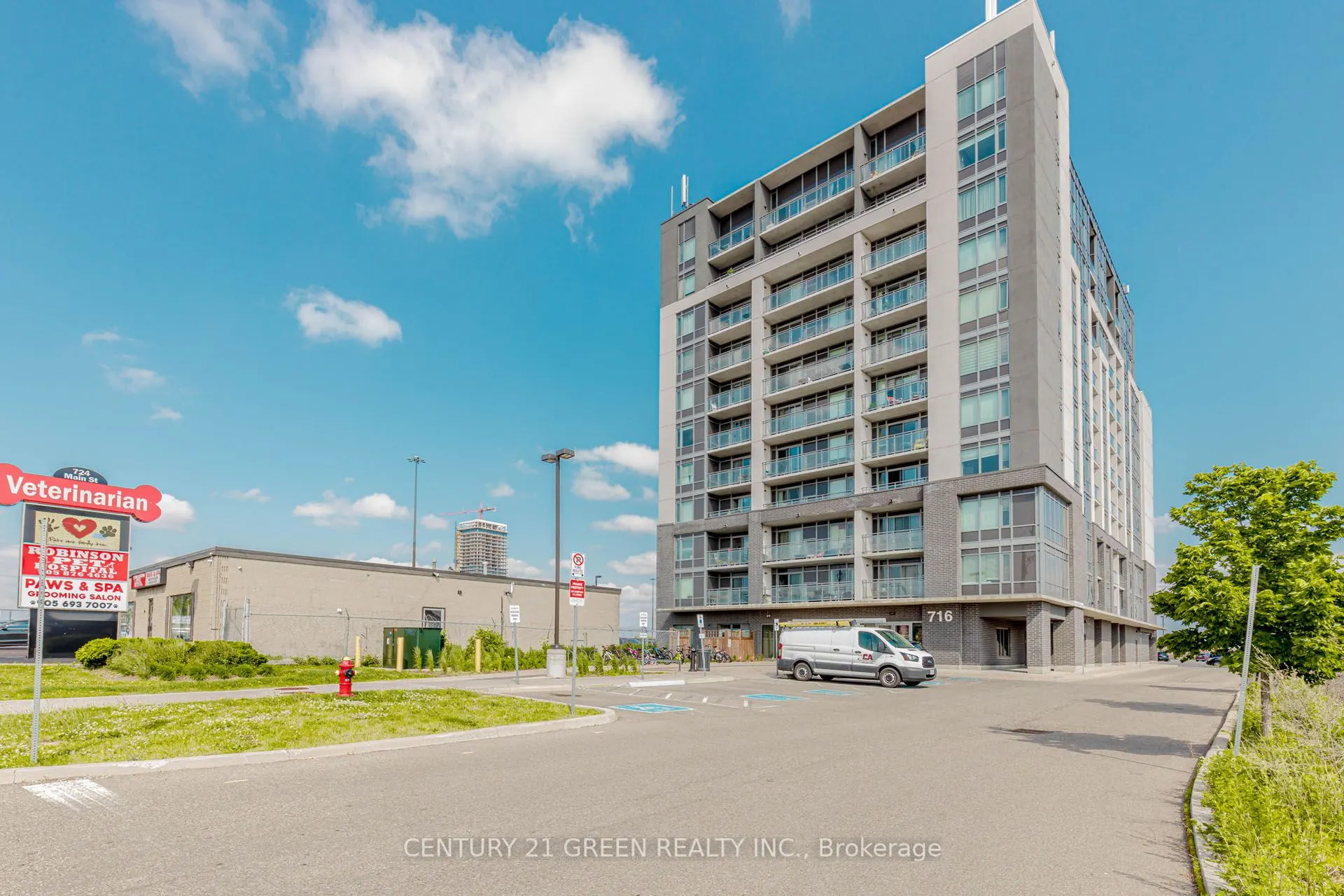 716 Main Street E, #402