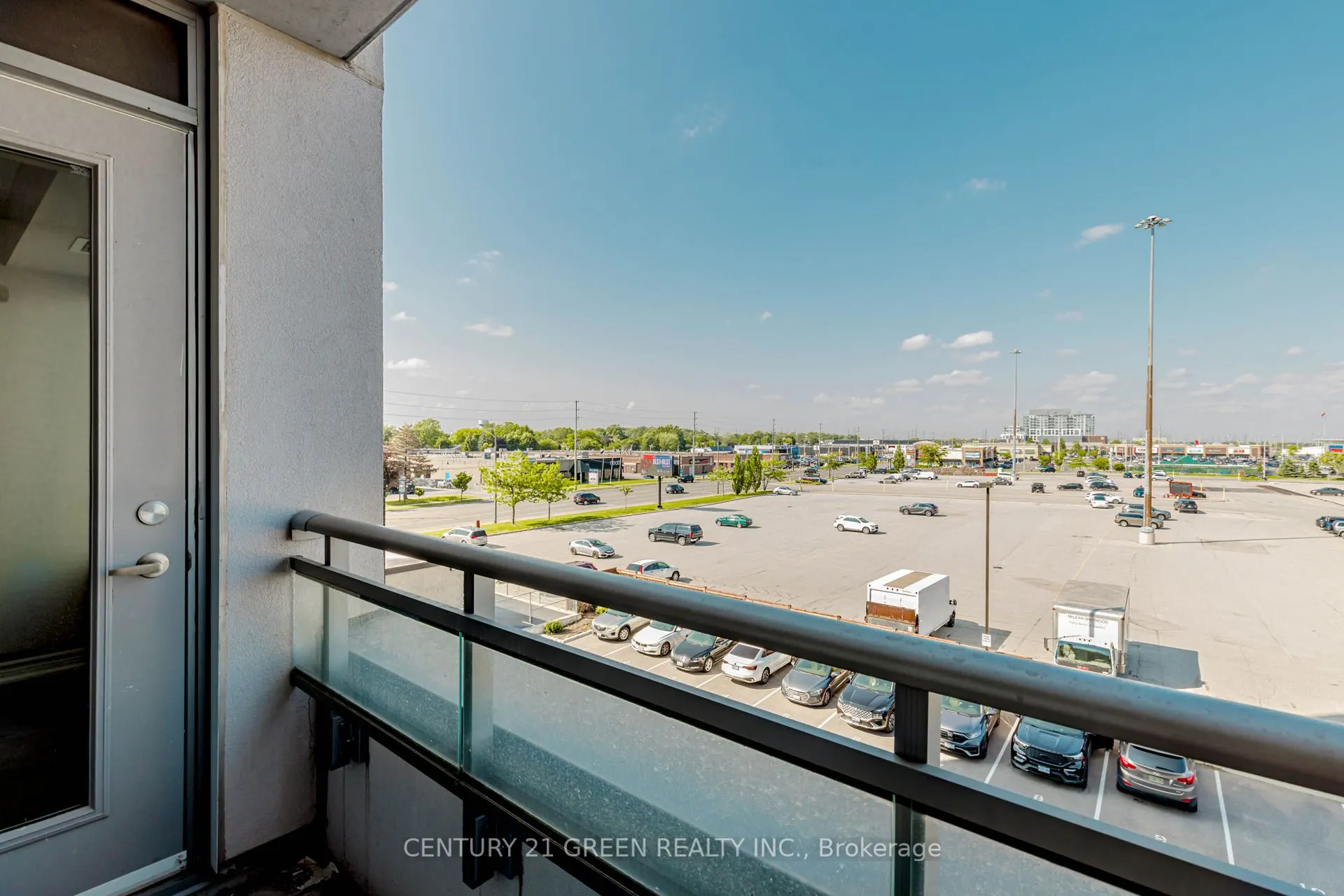 716 Main Street E, #402