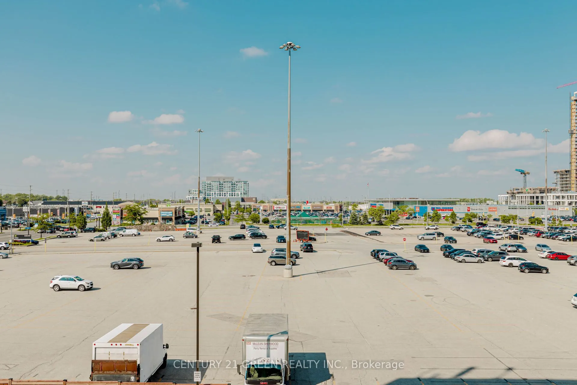 716 Main Street E, #402