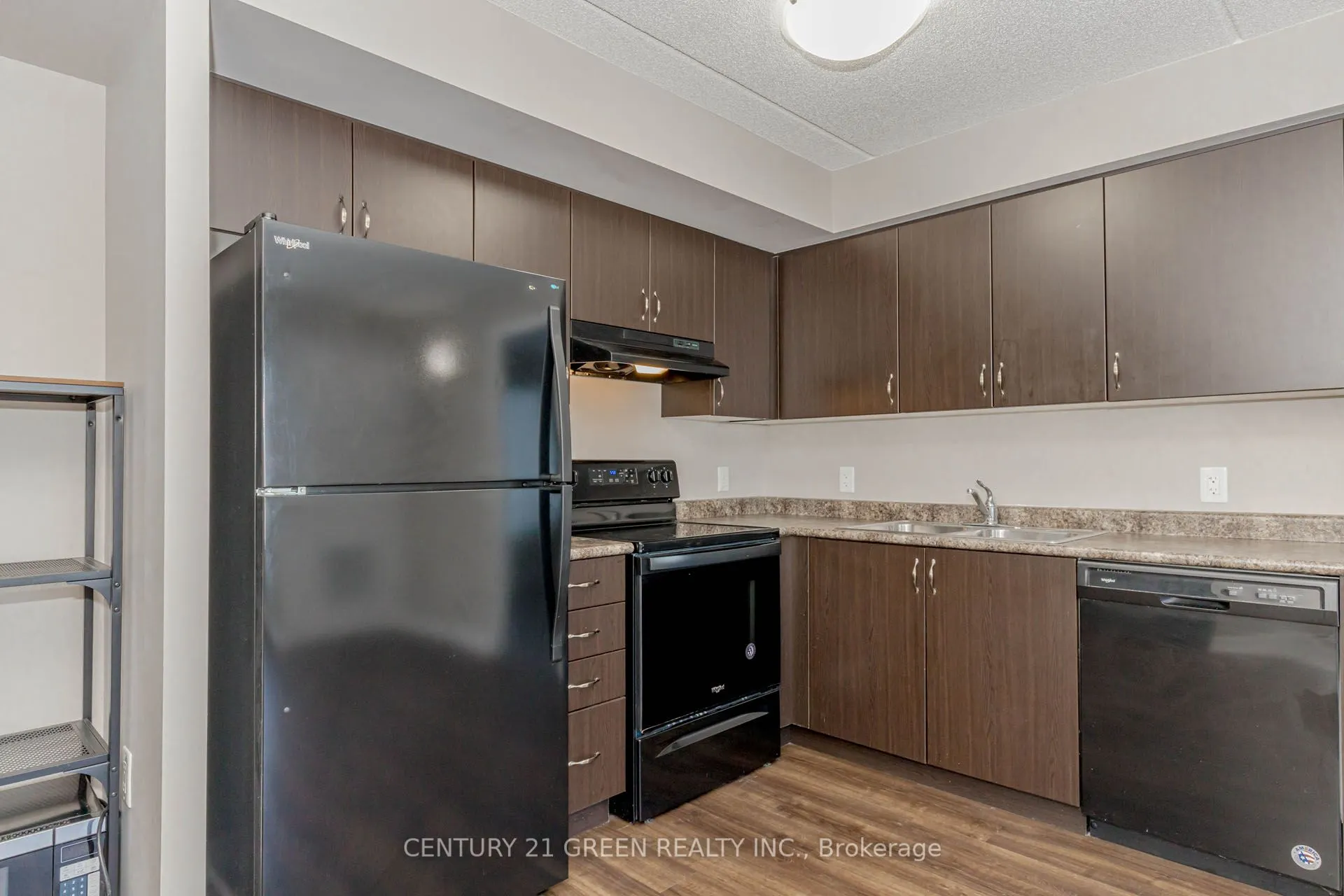 716 Main Street E, #402