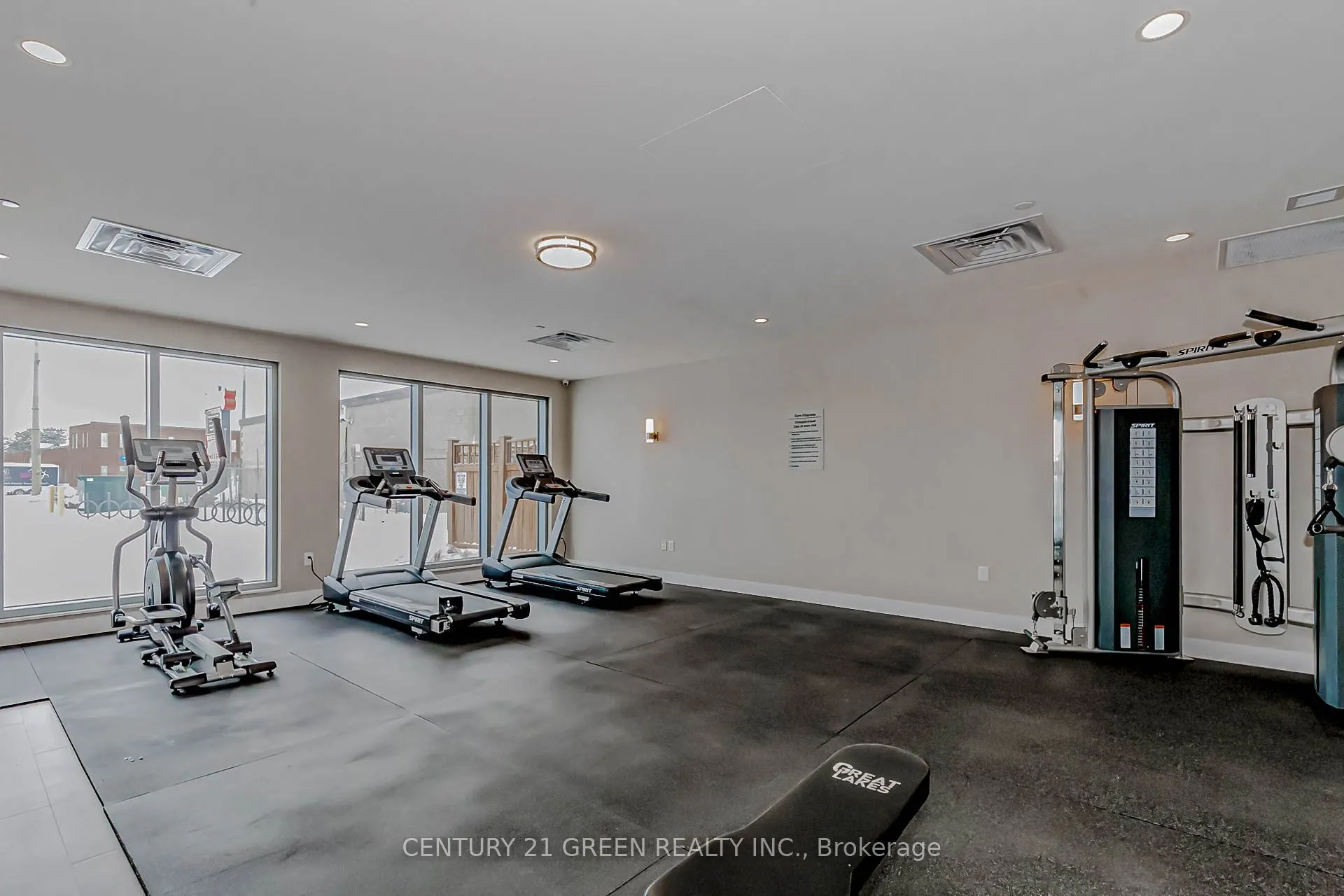 716 Main Street E, #402