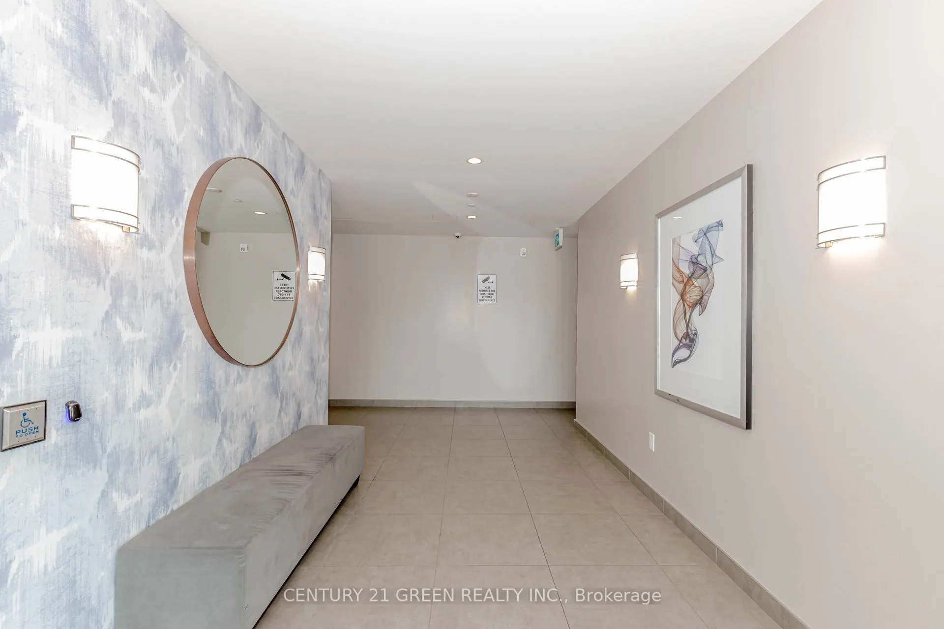716 Main Street E, #402