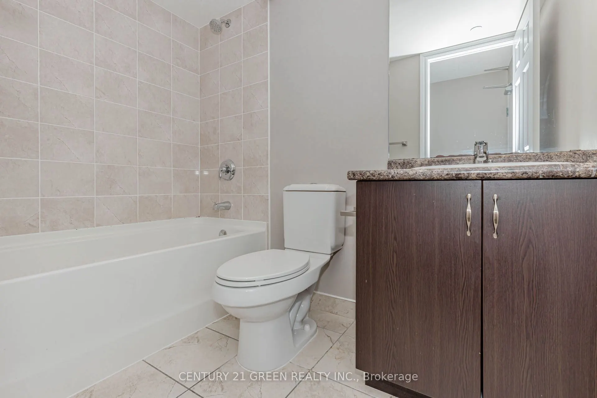 716 Main Street E, #402