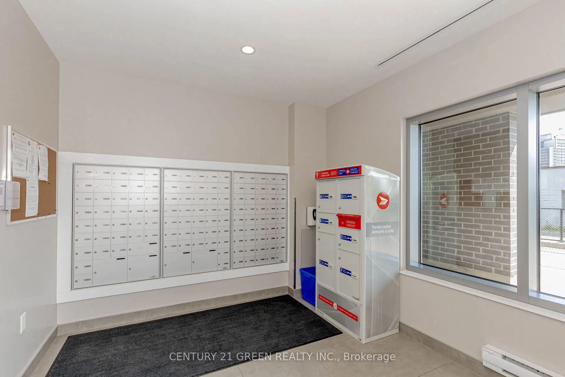 716 Main Street E, #402