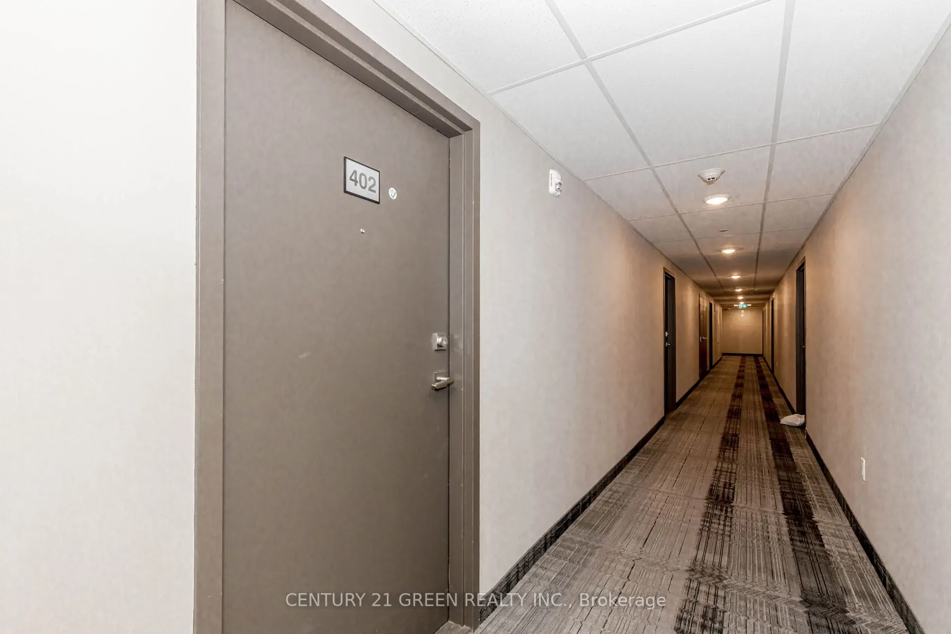 716 Main Street E, #402