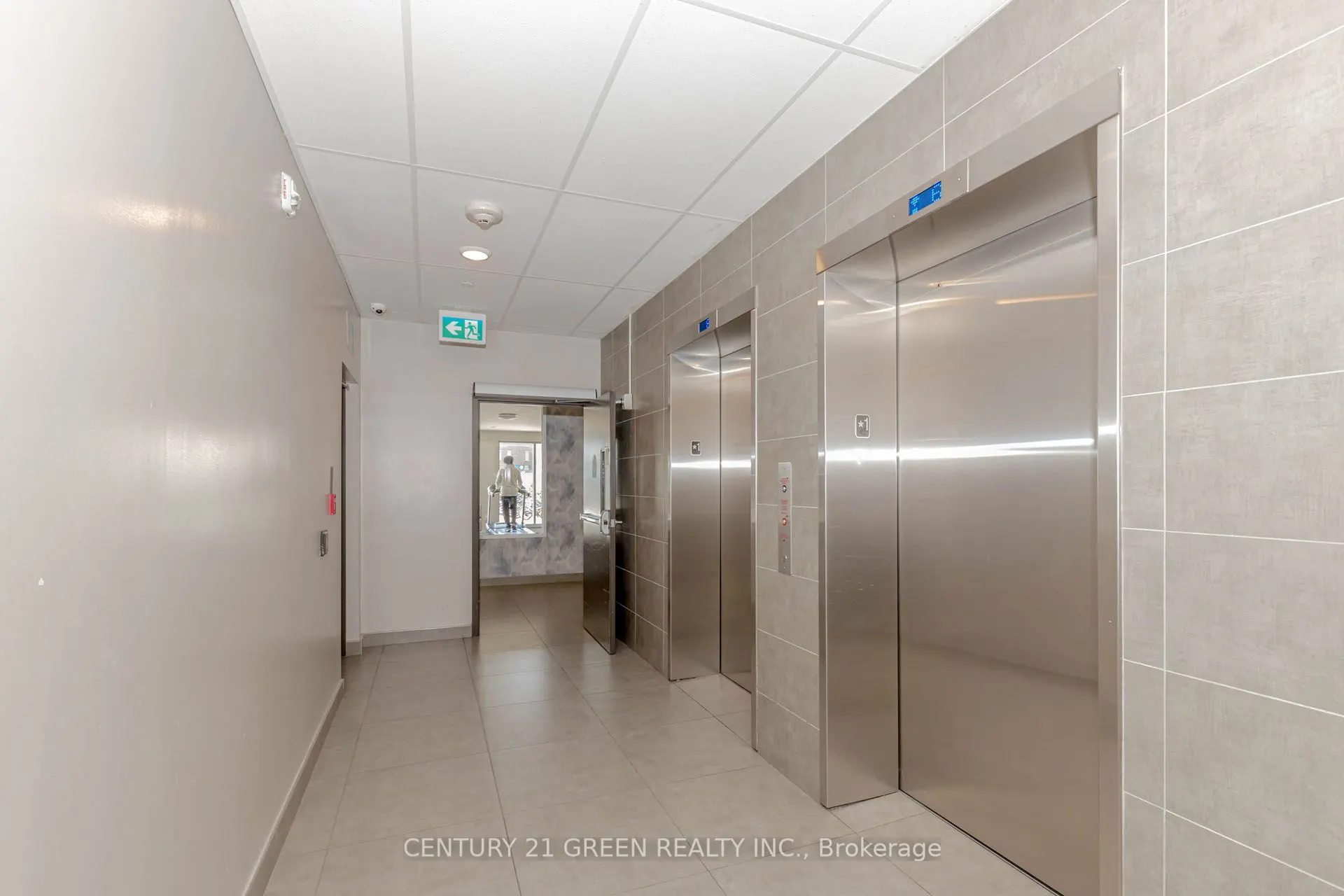 716 Main Street E, #402