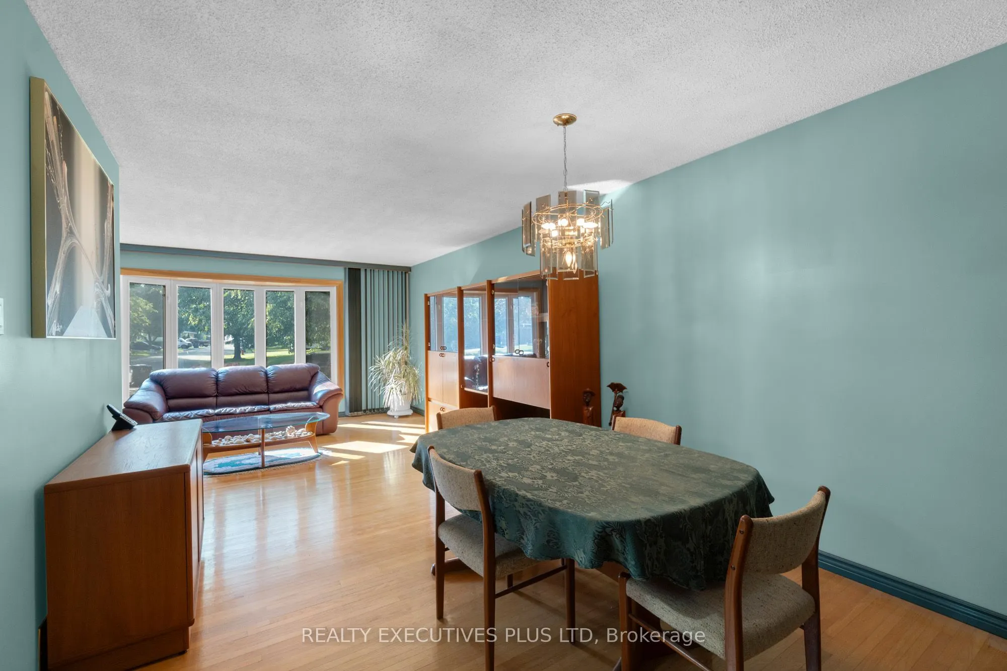 23 Brookdale Crescent