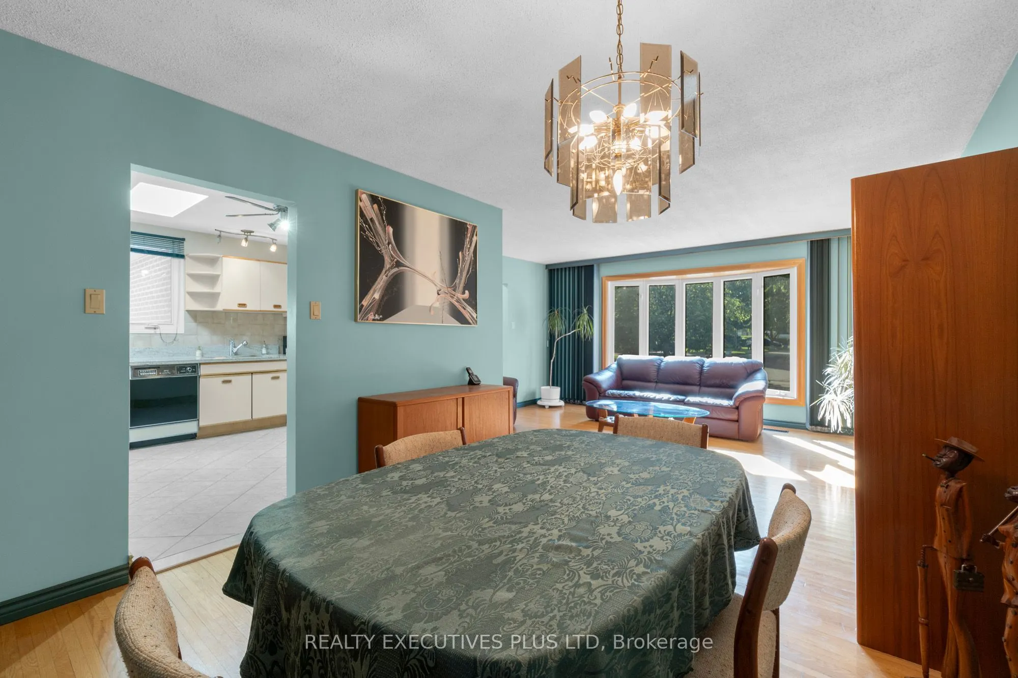 23 Brookdale Crescent