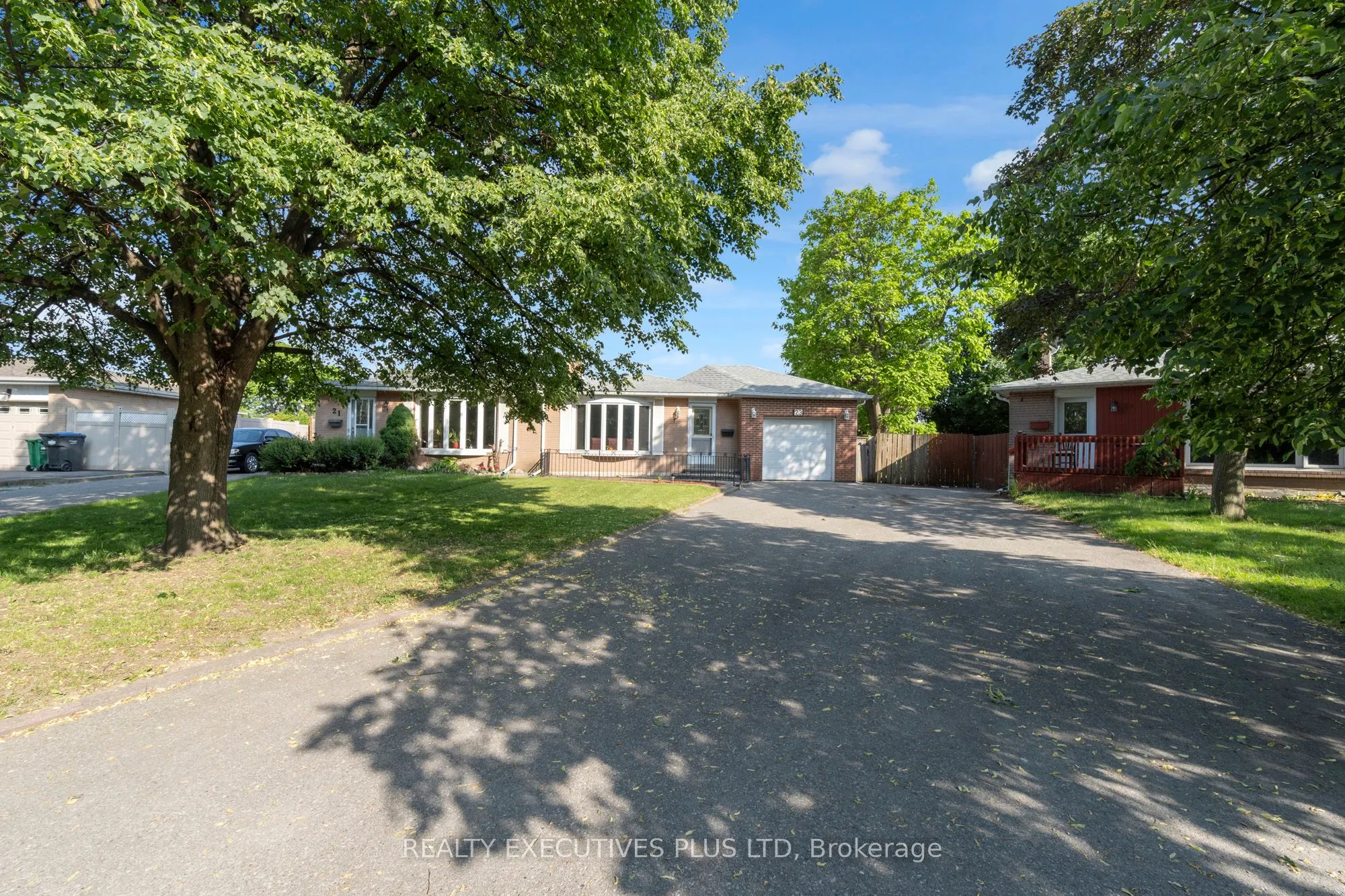 23 Brookdale Crescent