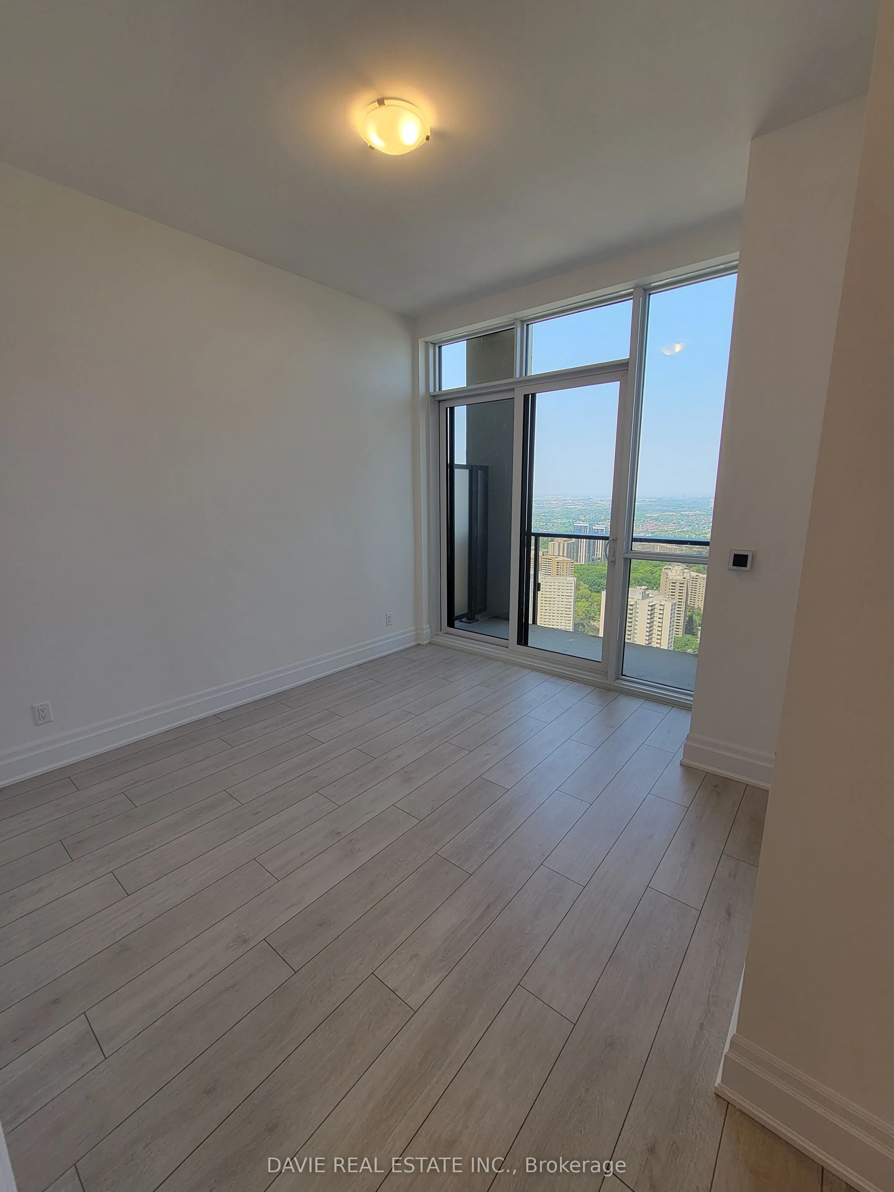 30 Elm Drive W, #PH03