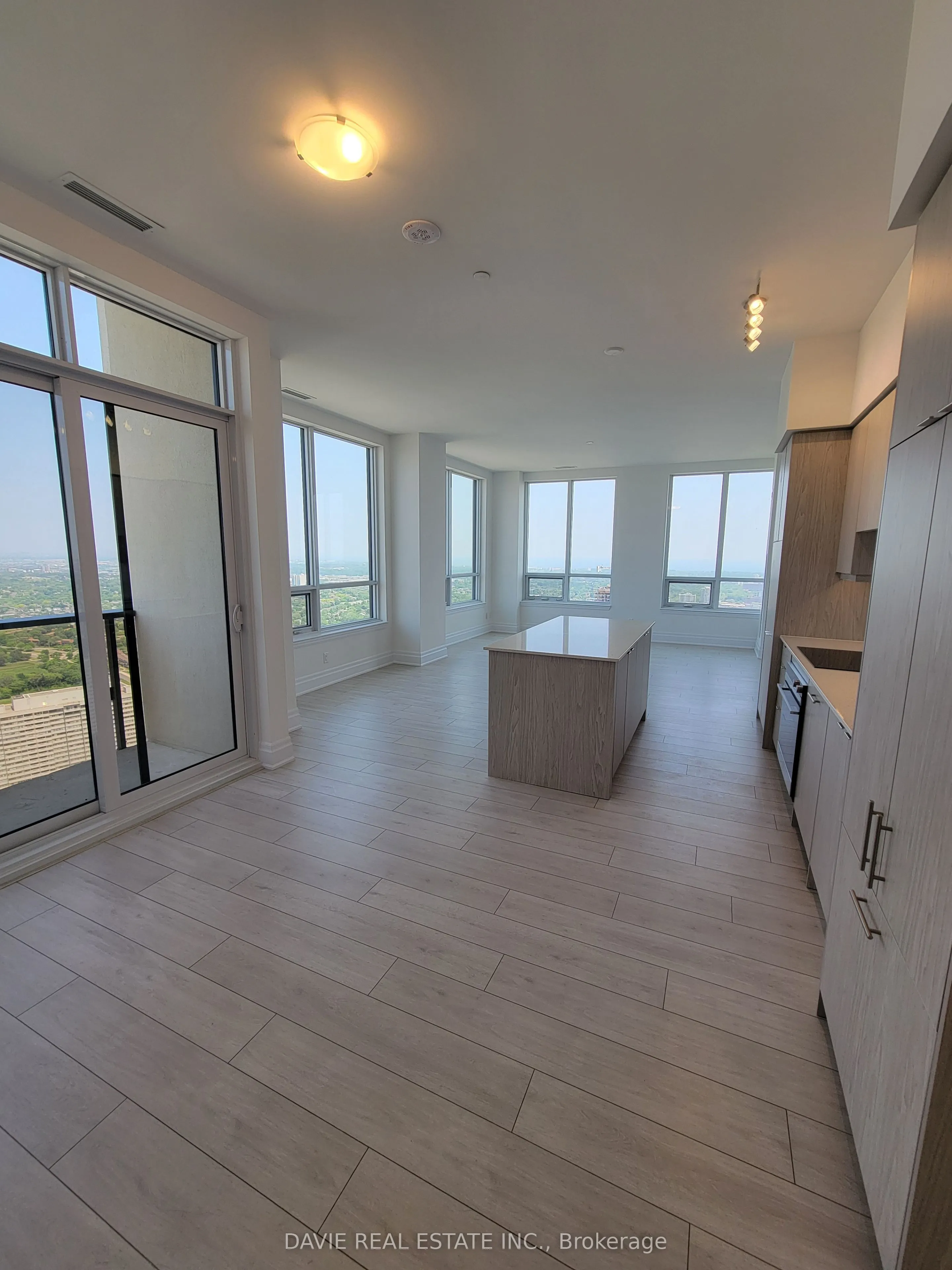 30 Elm Drive W, #PH03
