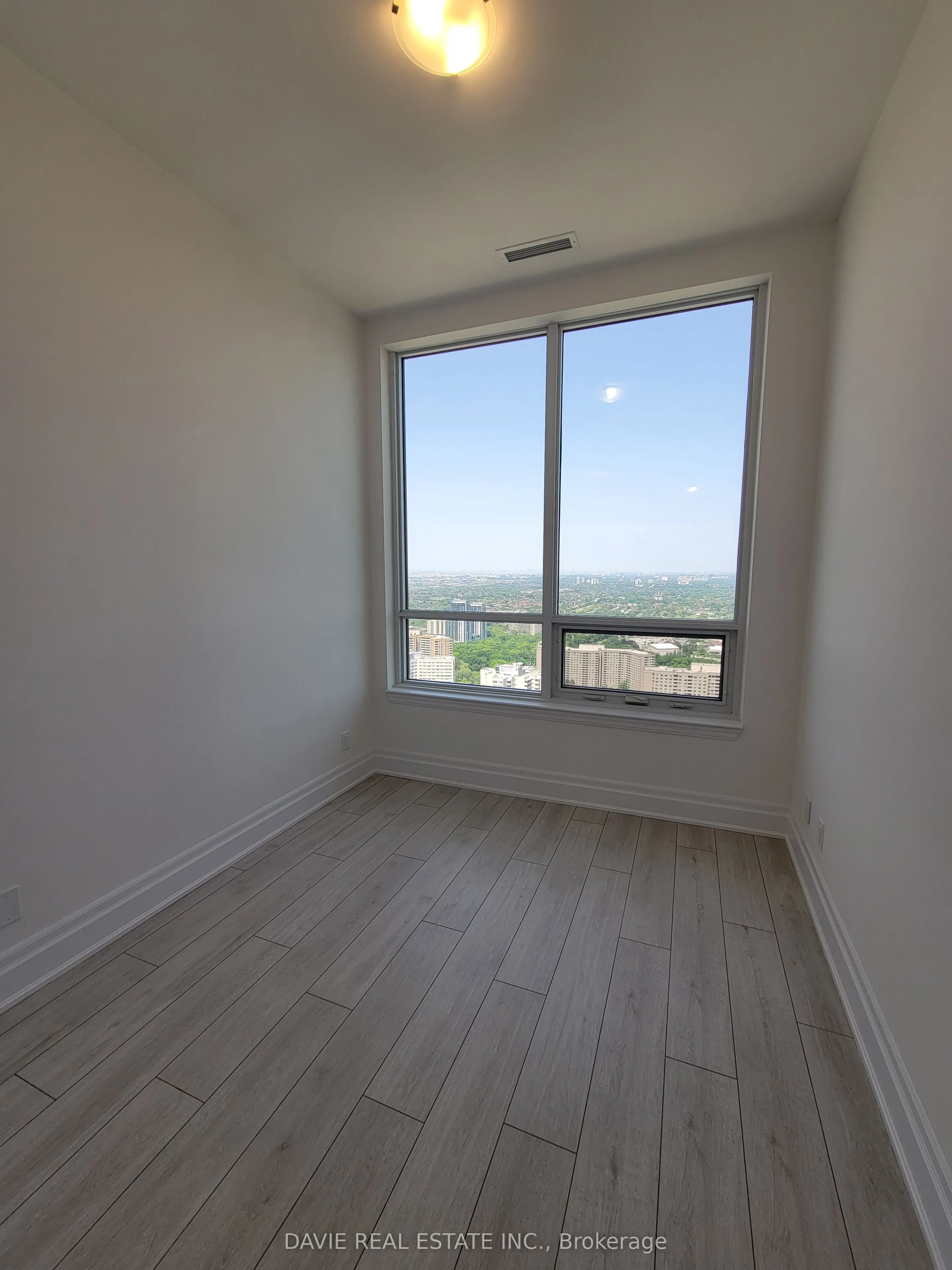 30 Elm Drive W, #PH03