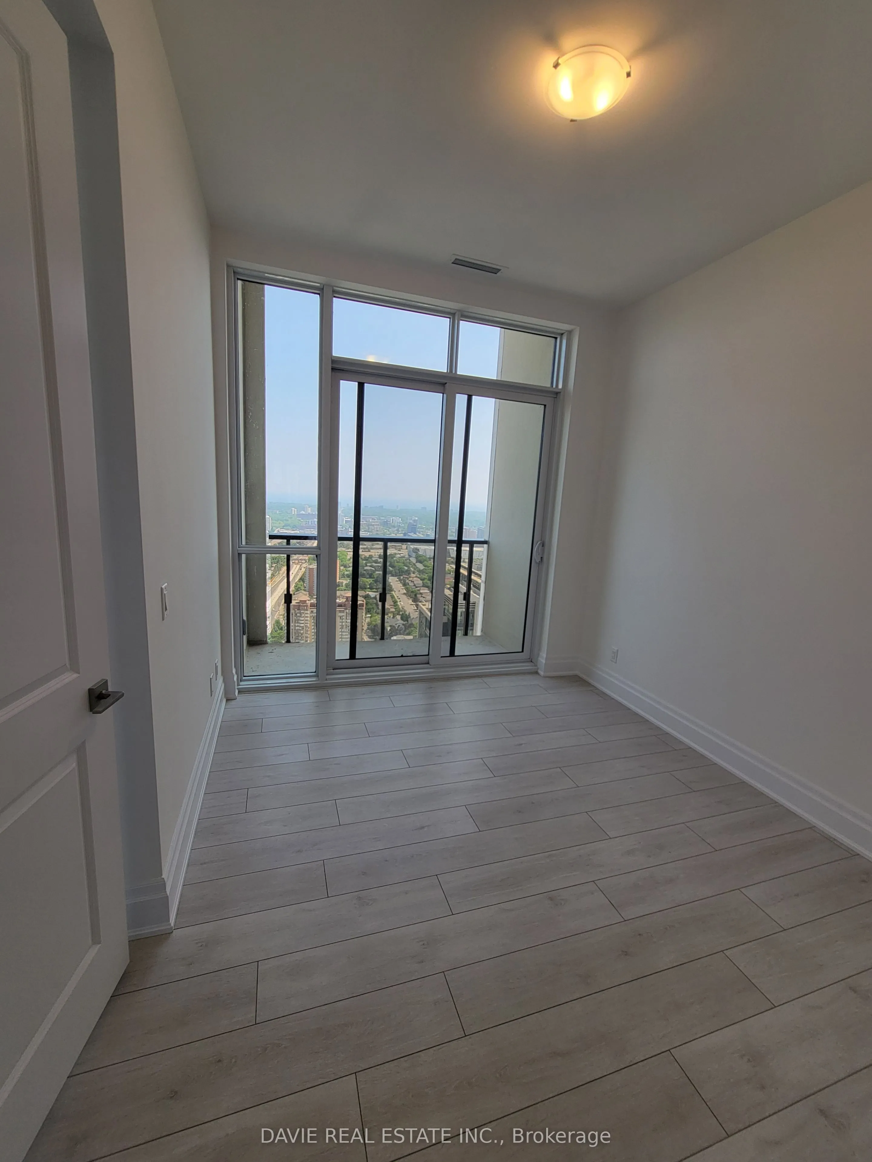 30 Elm Drive W, #PH03