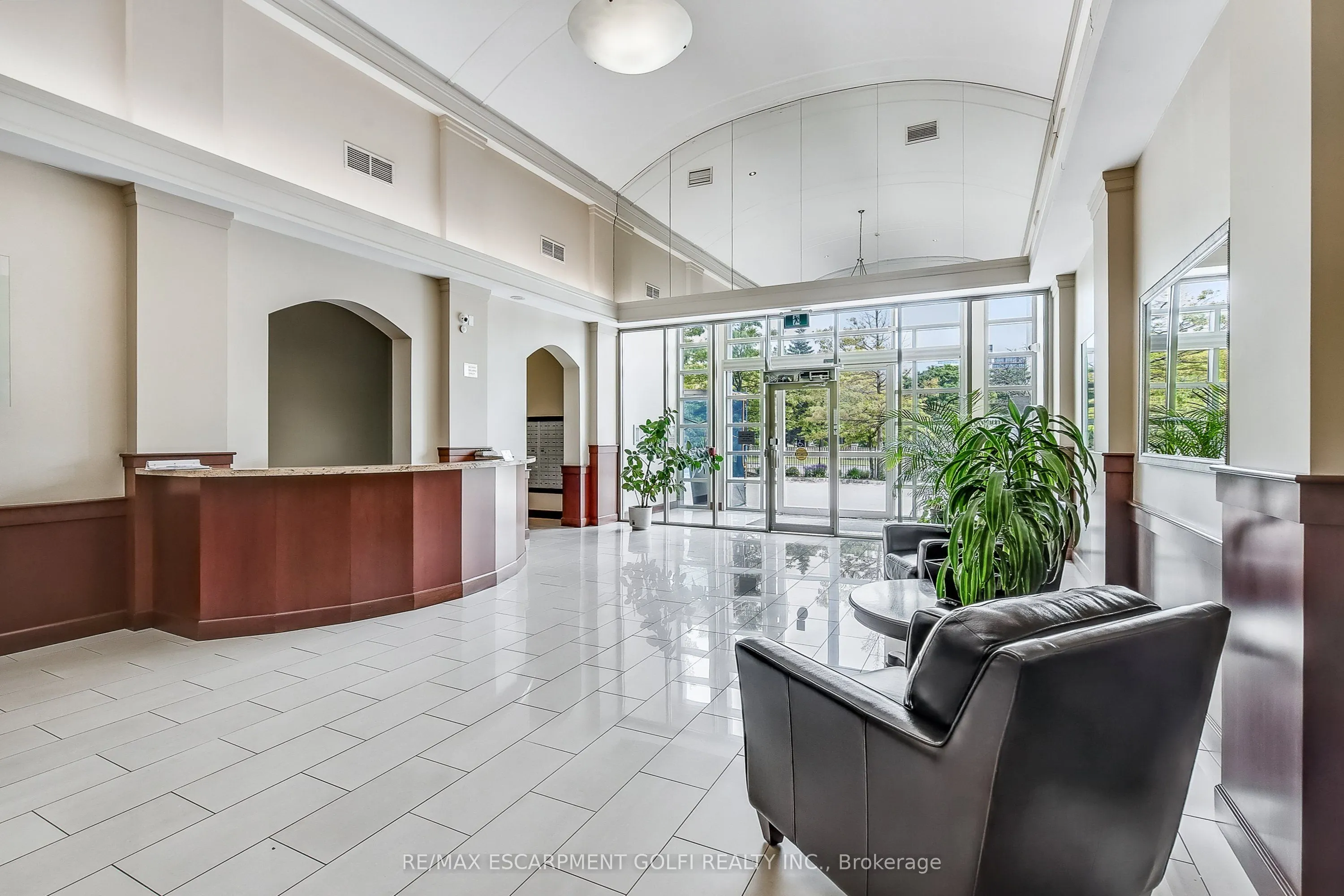 1359 Rathburn Road E, #902